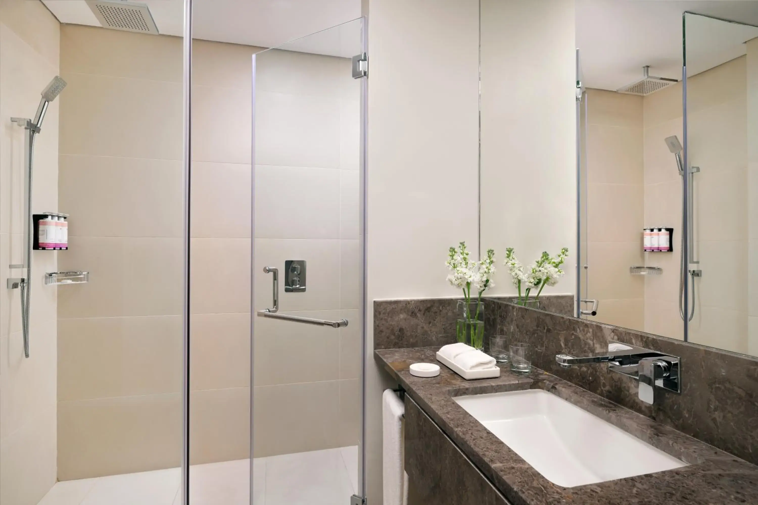 Property building in Mövenpick Hotel Tahlia Jeddah Property building in Mövenpick Hotel Tahlia Jeddah