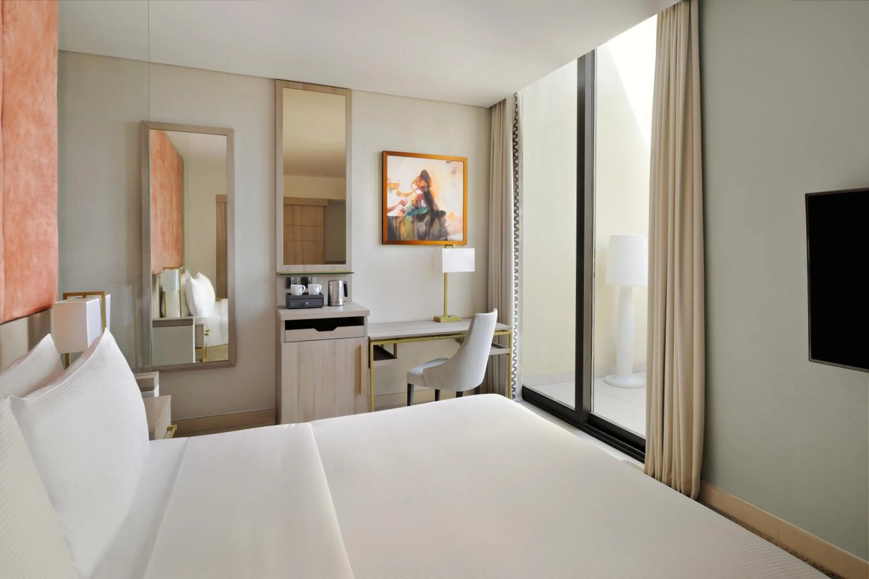 Photo of the whole room, Bed in Mövenpick Hotel Tahlia Jeddah