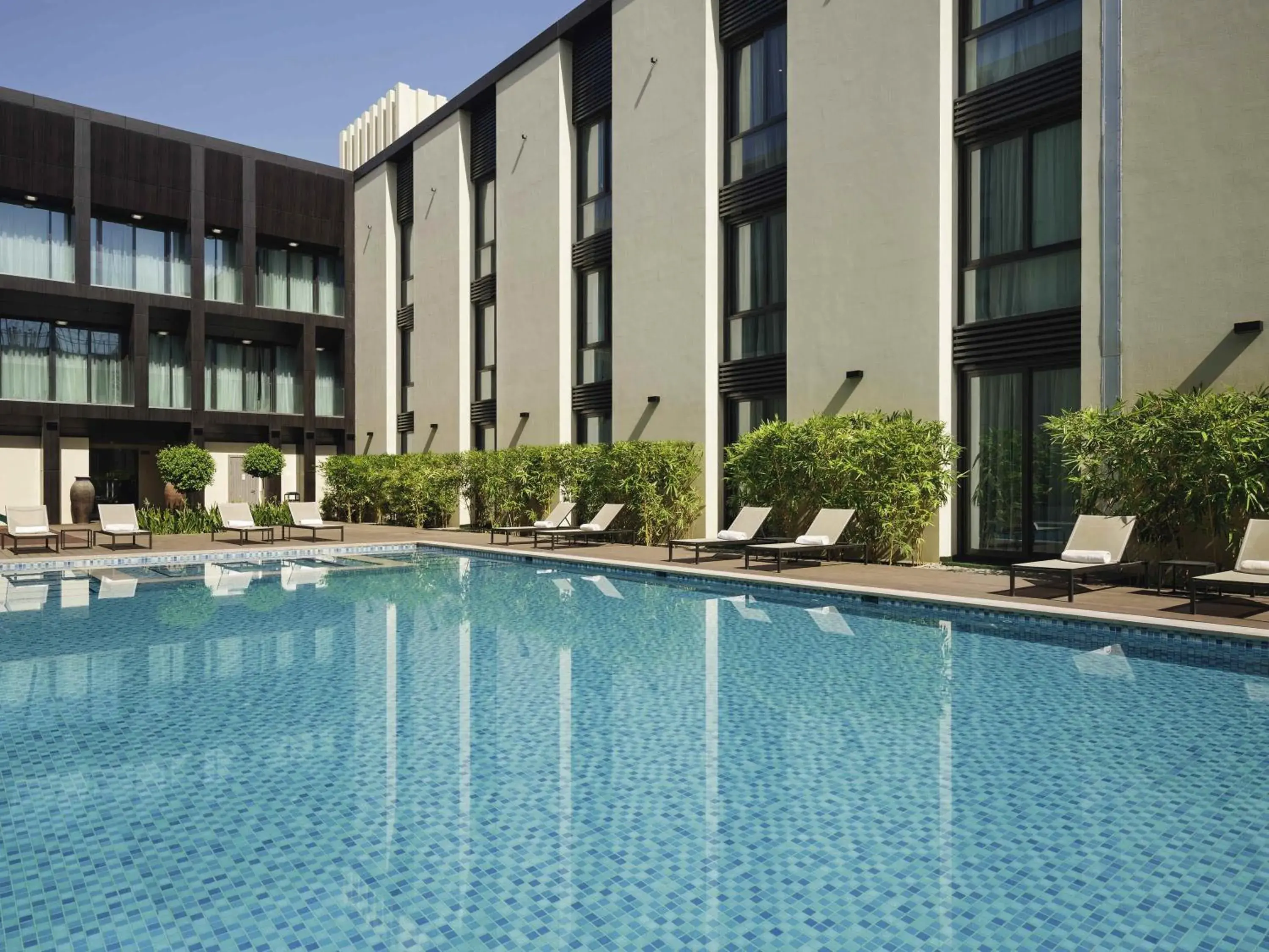 Pool view in Mövenpick Hotel Tahlia Jeddah Pool view in Mövenpick Hotel Tahlia Jeddah