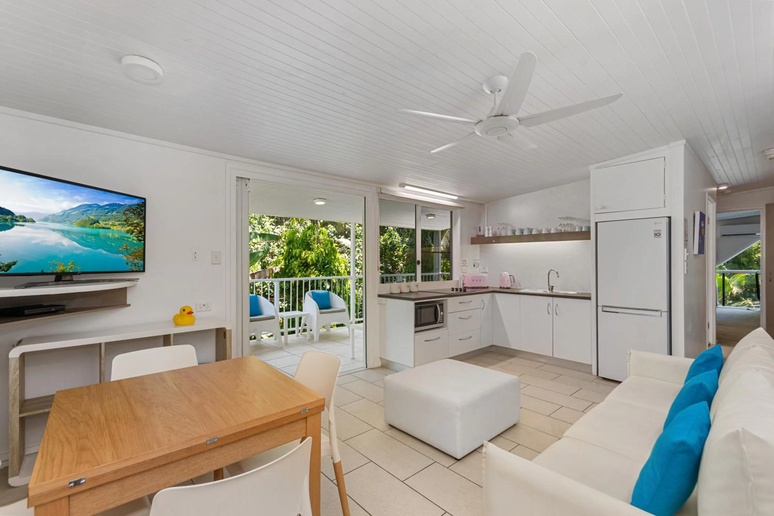 TV and multimedia in By The Sea Port Douglas