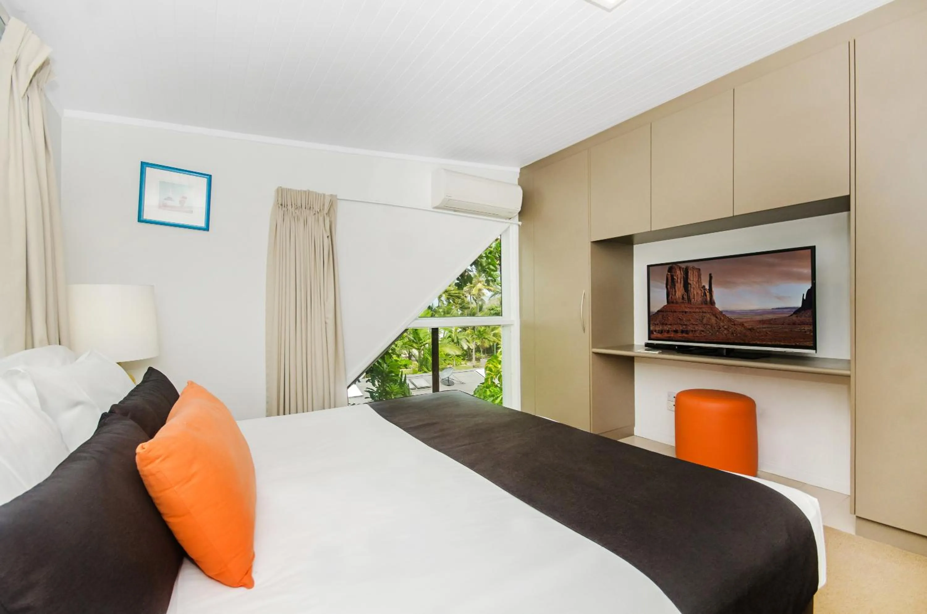 Bedroom, Bed in By The Sea Port Douglas