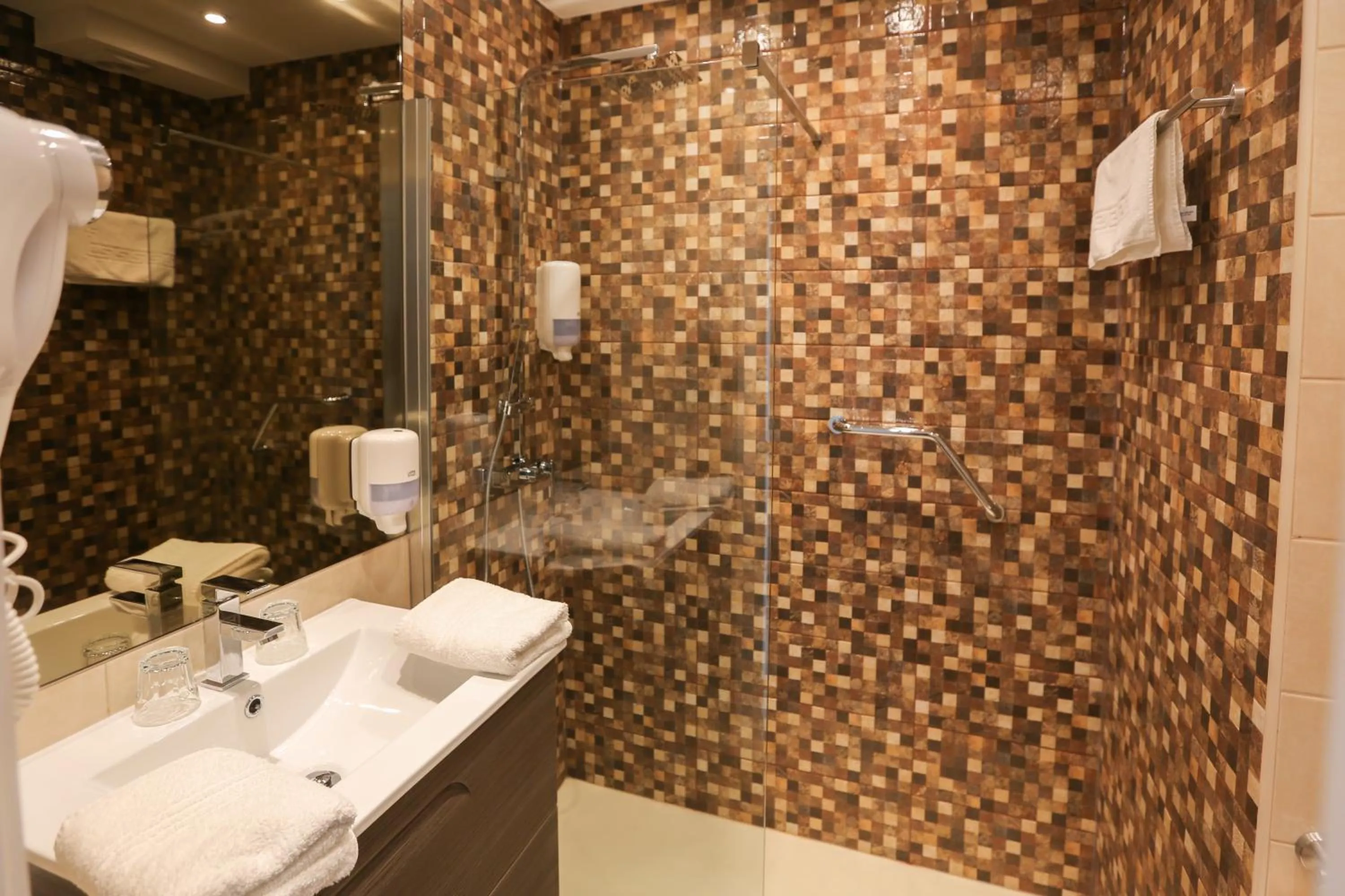 Shower in Hotel De Zeebries