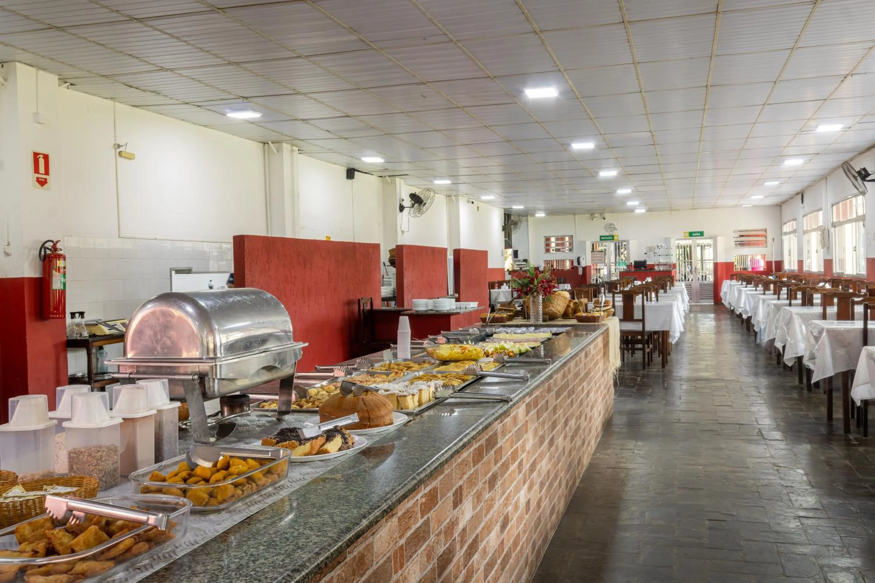 Restaurant/places to eat in Ilha Morena Praia Hotel