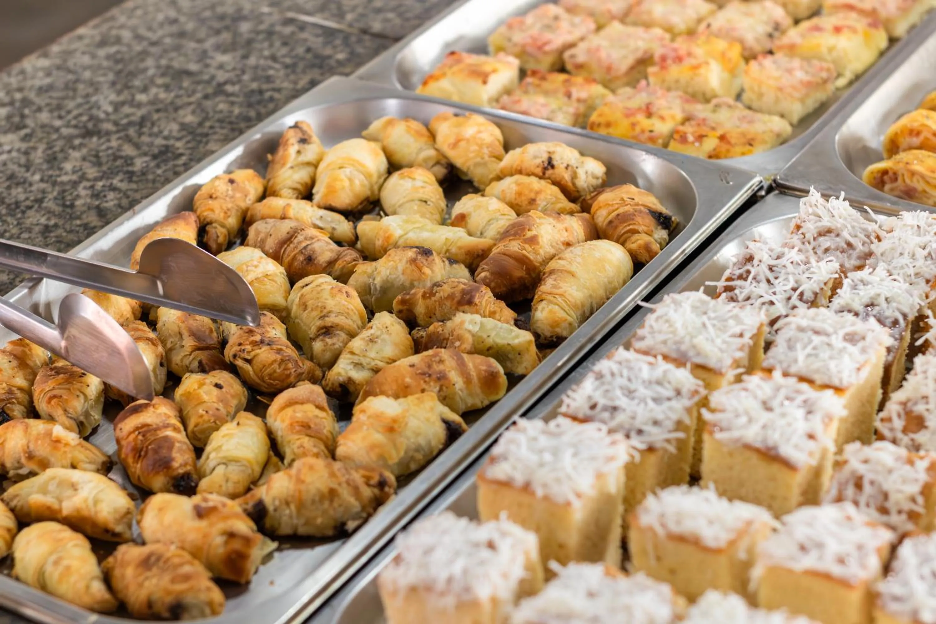 Food and drinks in Ilha Morena Praia Hotel