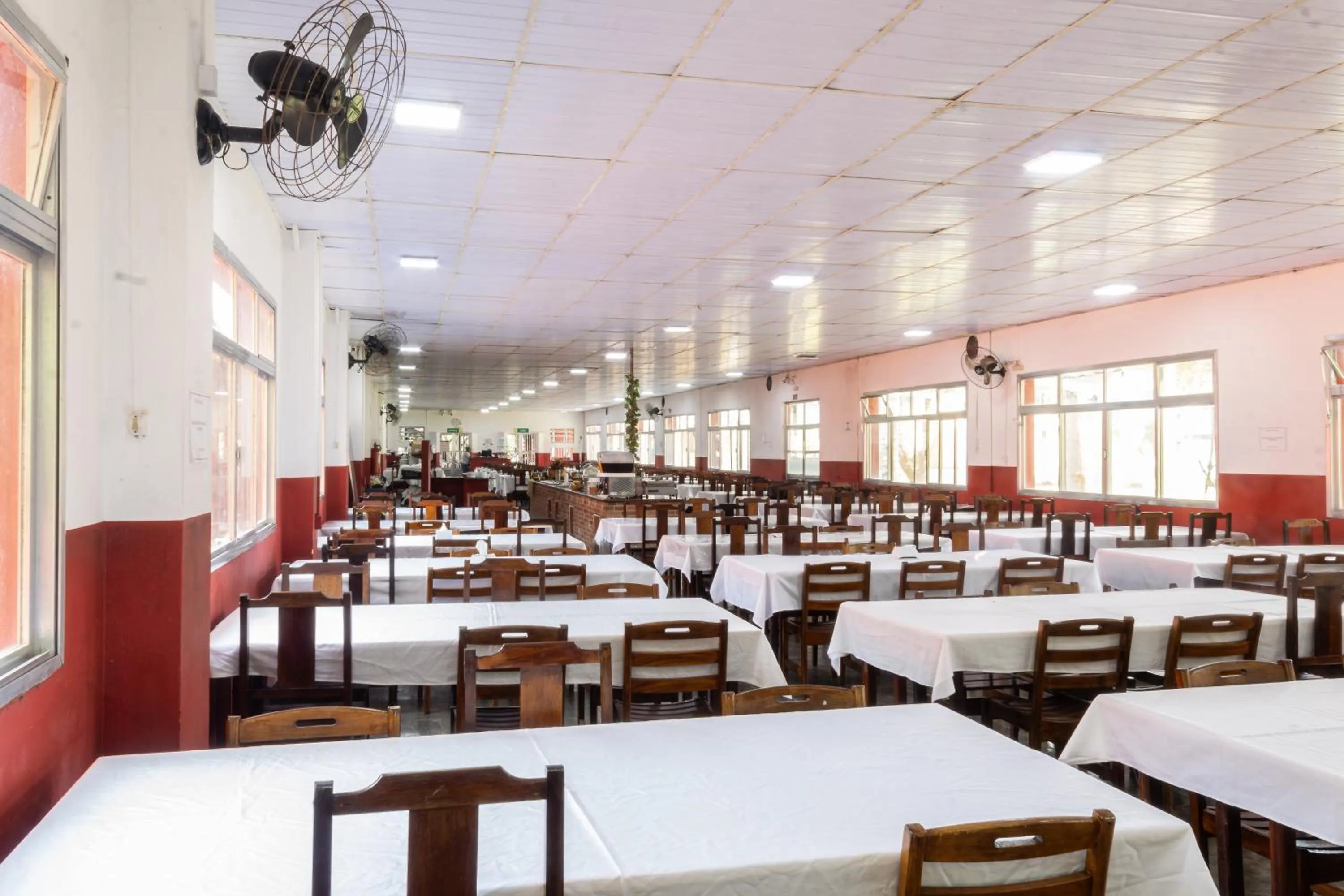 Restaurant/places to eat in Ilha Morena Praia Hotel