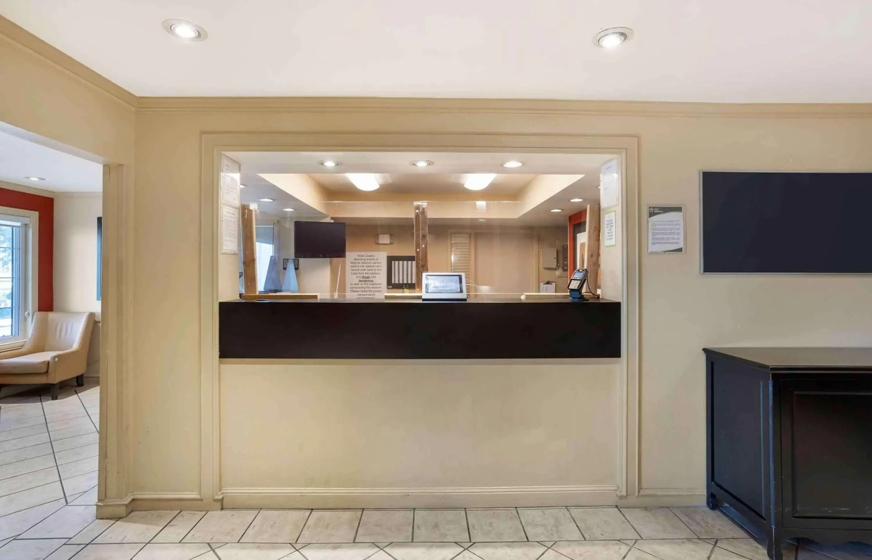 Lobby or reception in Extended Stay America Suites - Meadowlands - East Rutherford Lobby or reception in Extended Stay America Suites - Meadowlands - East Rutherford
