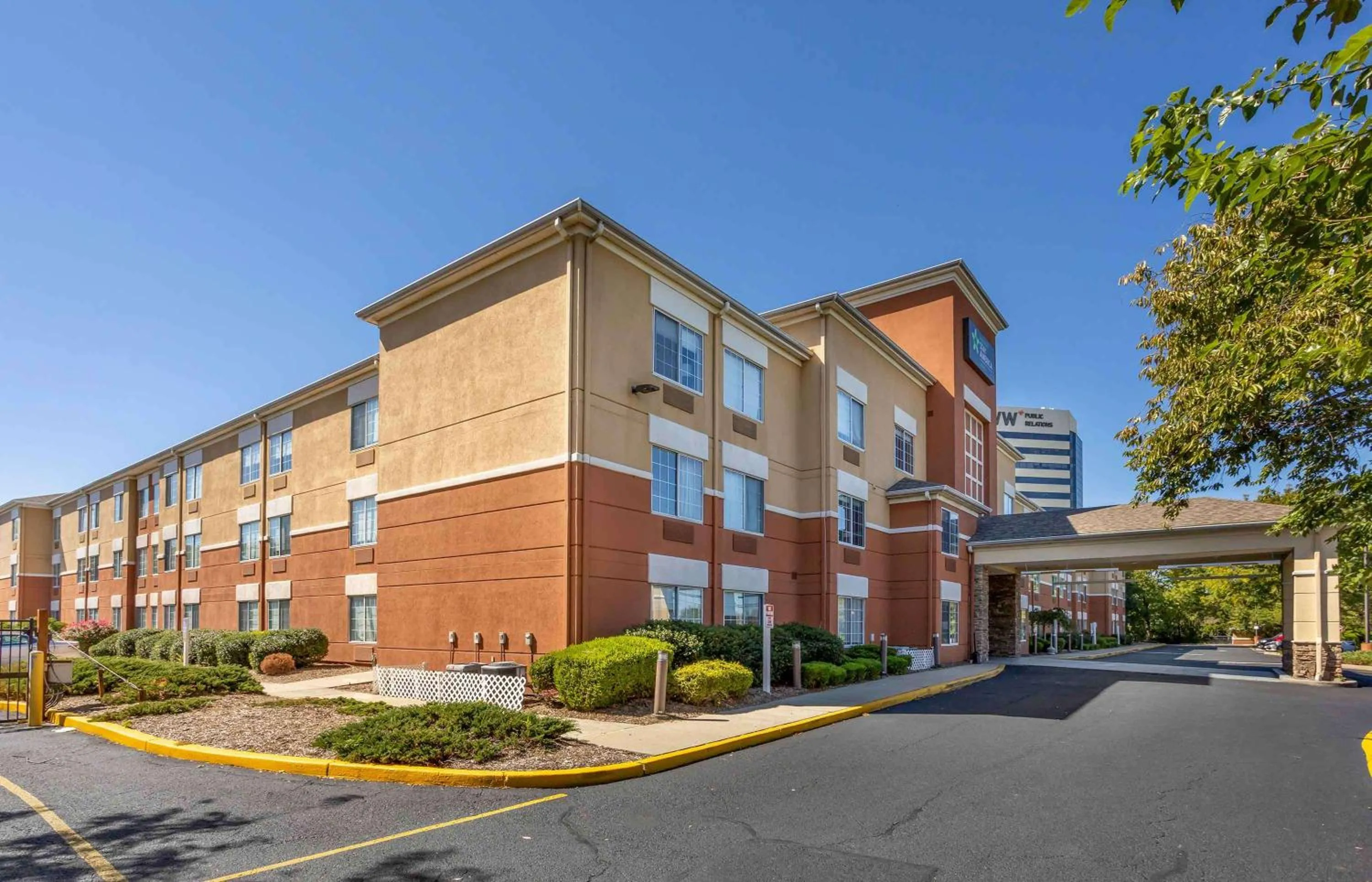 Property building in Extended Stay America Suites - Meadowlands - East Rutherford