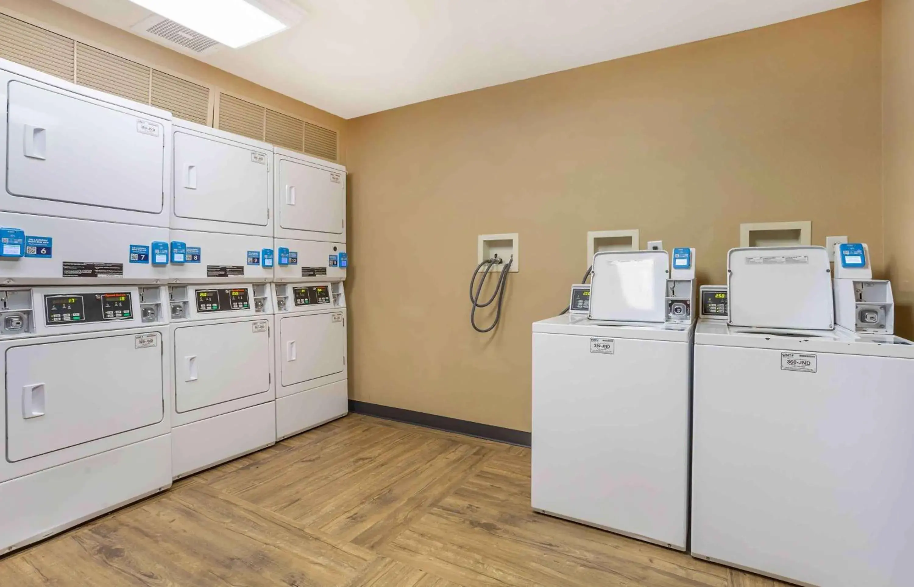 Property building in Extended Stay America Suites - Meadowlands - East Rutherford Property building in Extended Stay America Suites - Meadowlands - East Rutherford