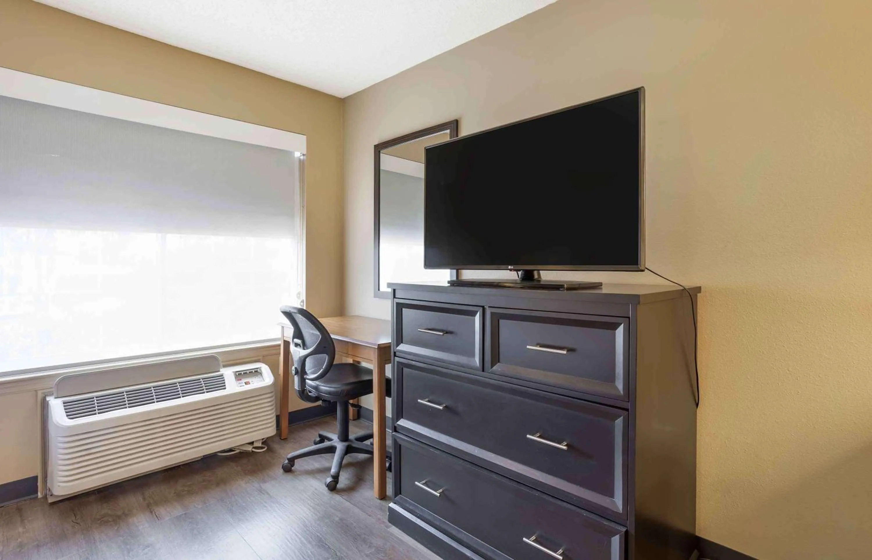 Bedroom, Bed in Extended Stay America Suites - Meadowlands - East Rutherford