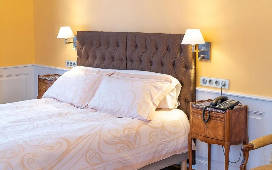 Bedroom, Bed in Hôtel & Spa Le Bouclier D'or