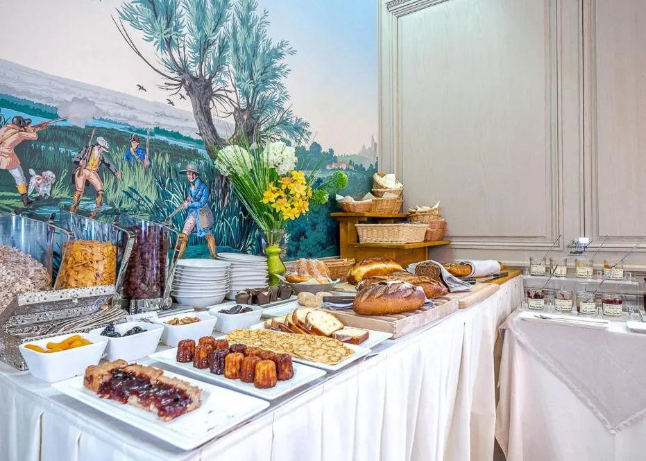 Food and drinks in Hôtel & Spa Le Bouclier D'or