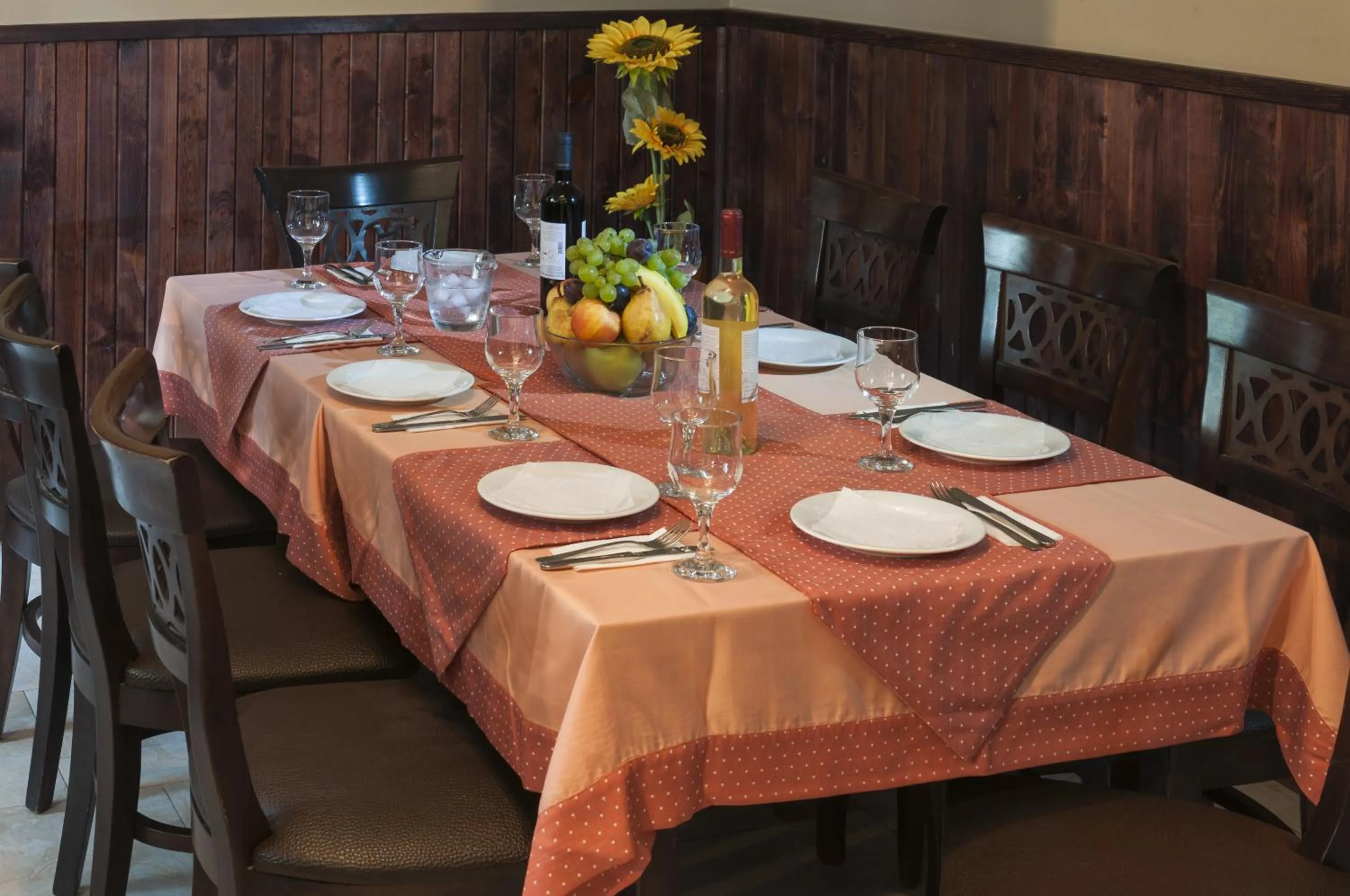 Restaurant/places to eat in Family Hotel Pautalia