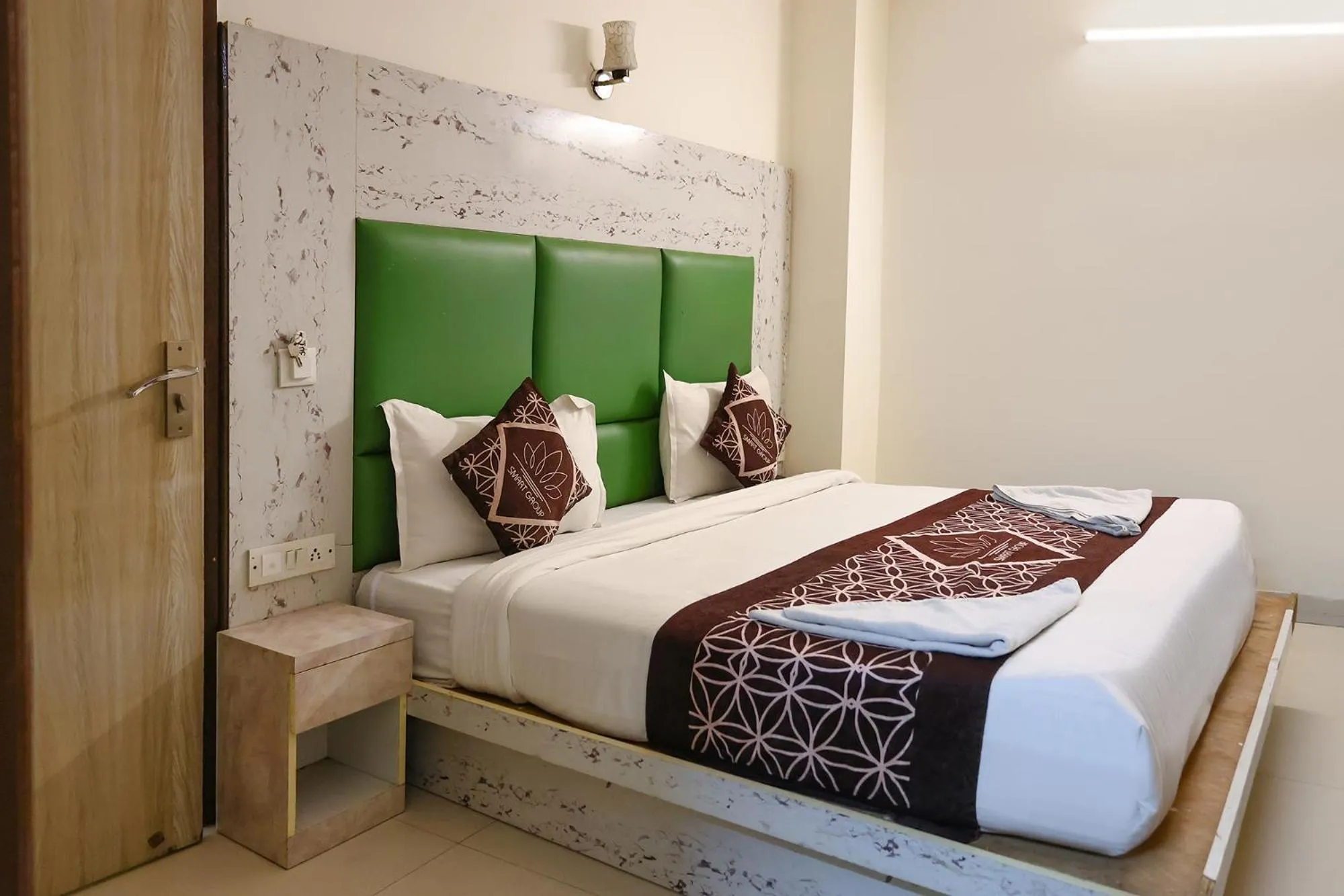 Bed in Hotel HSP Suites - Nr IGI Airport, New Delhi