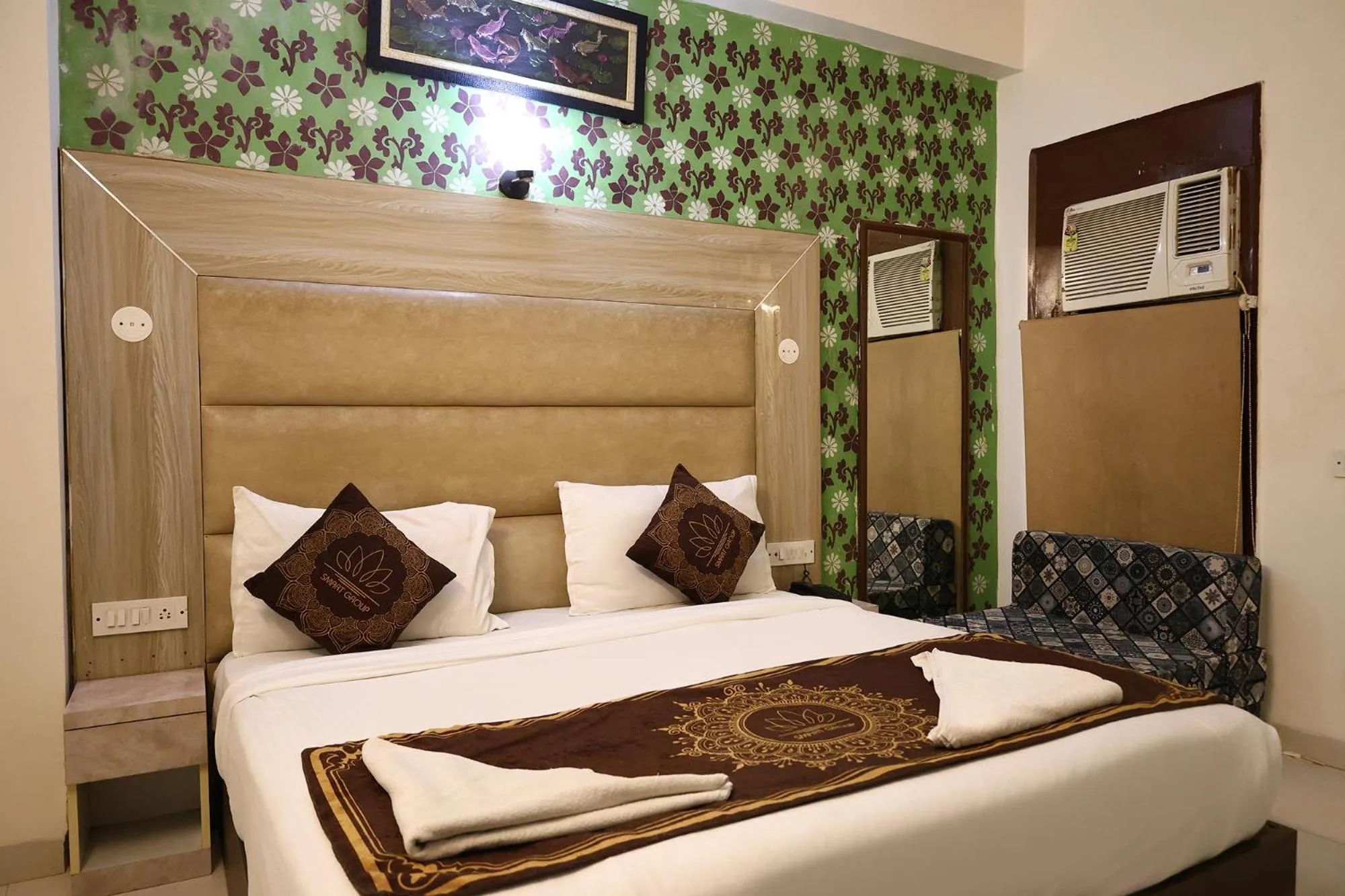 Bed in Hotel HSP Suites - Nr IGI Airport, New Delhi