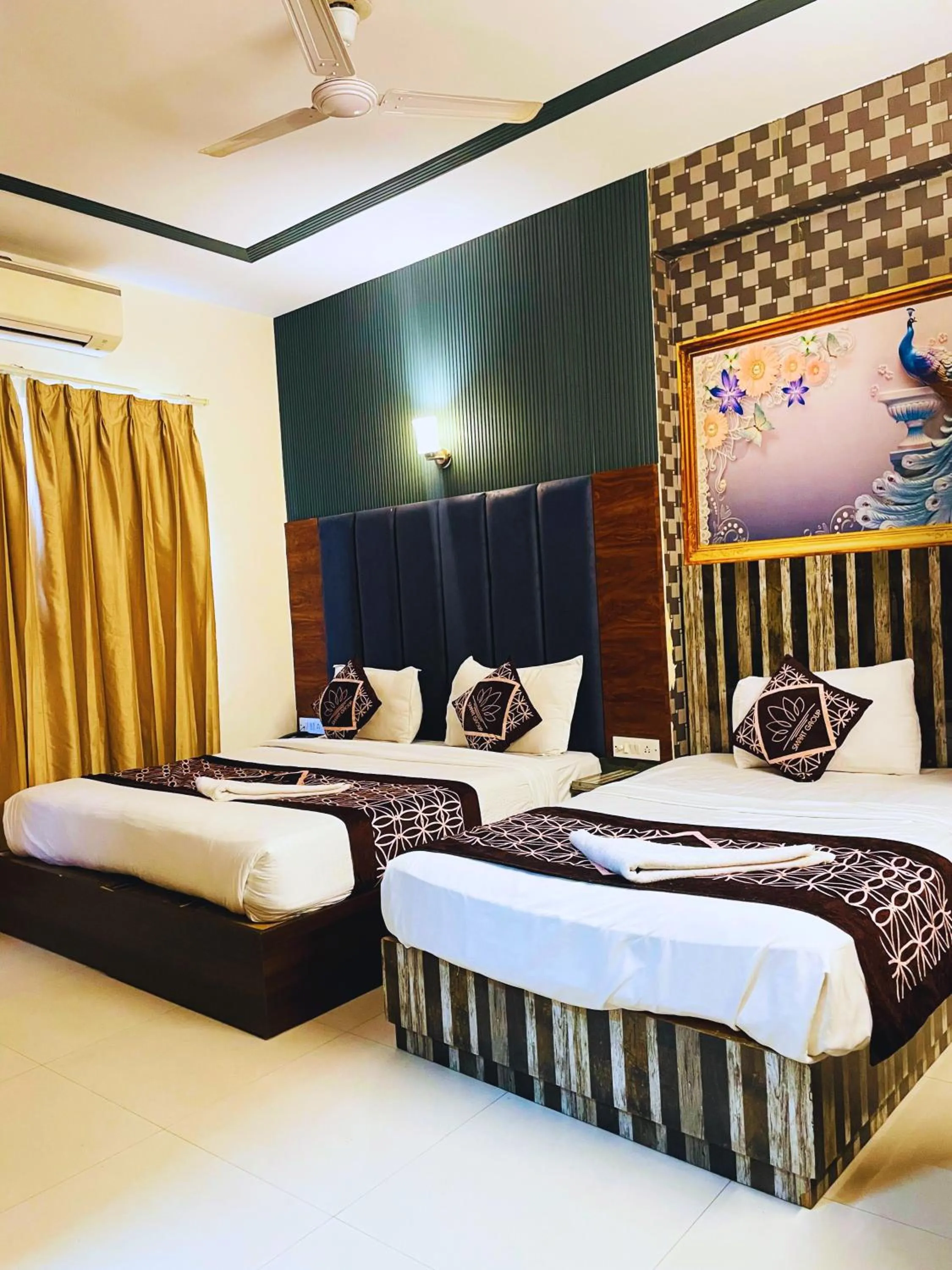 Bed in Hotel HSP Suites - Near IGI Airport, New Delhi