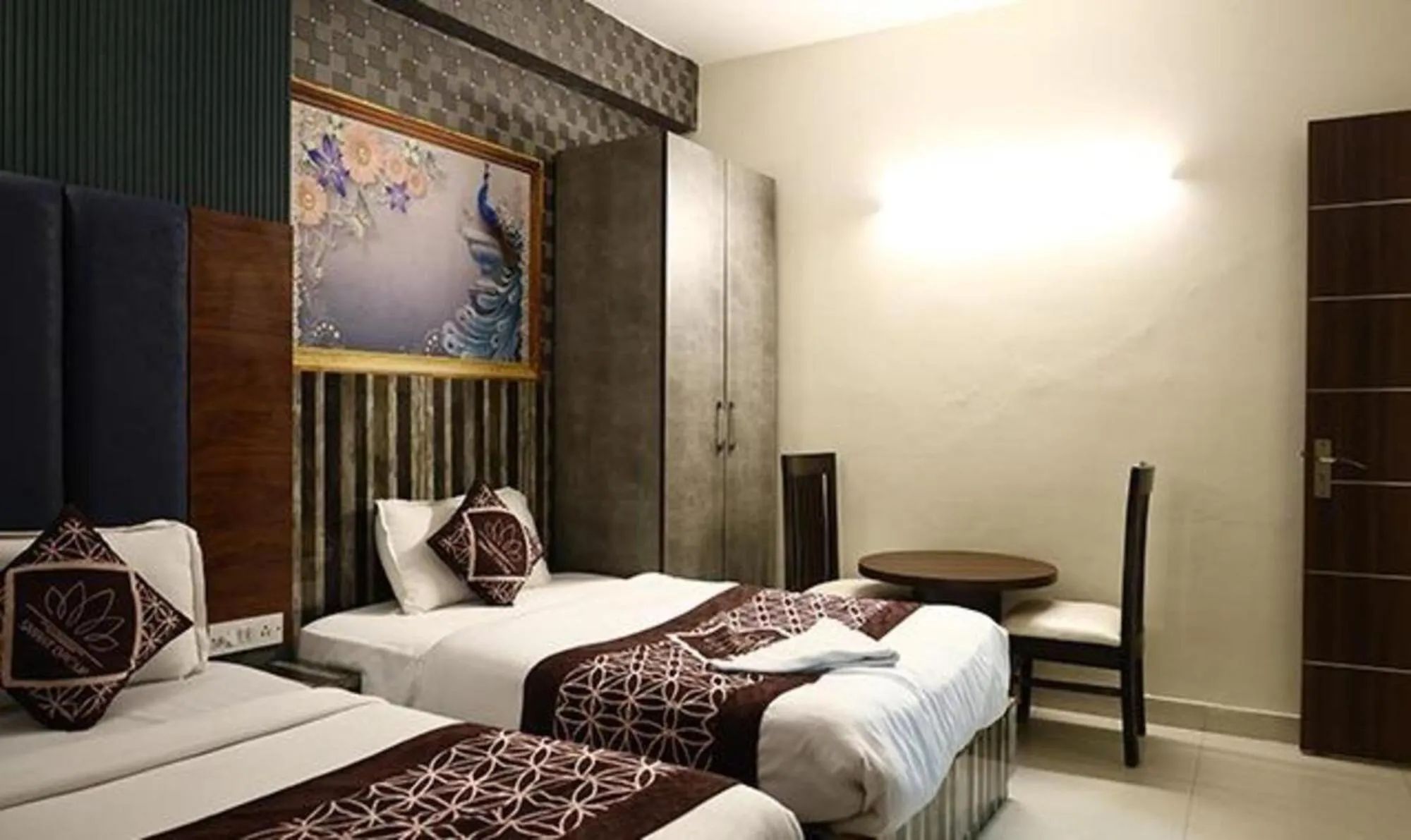 Bed in FabHotel HSP Suites - Near IGI Airport - New Delhi