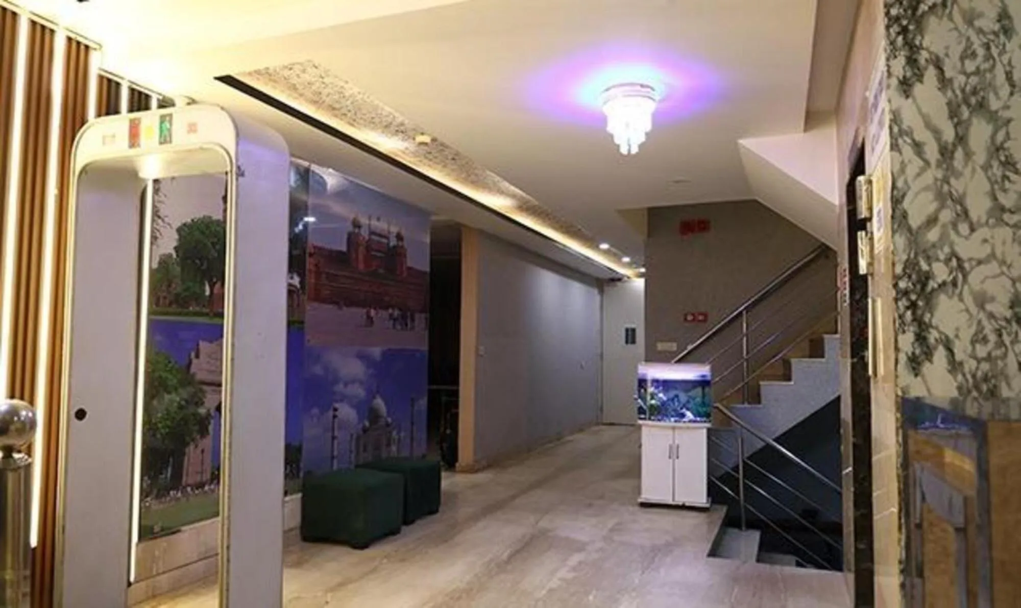 Lobby or reception in FabHotel HSP Suites - Near IGI Airport - New Delhi