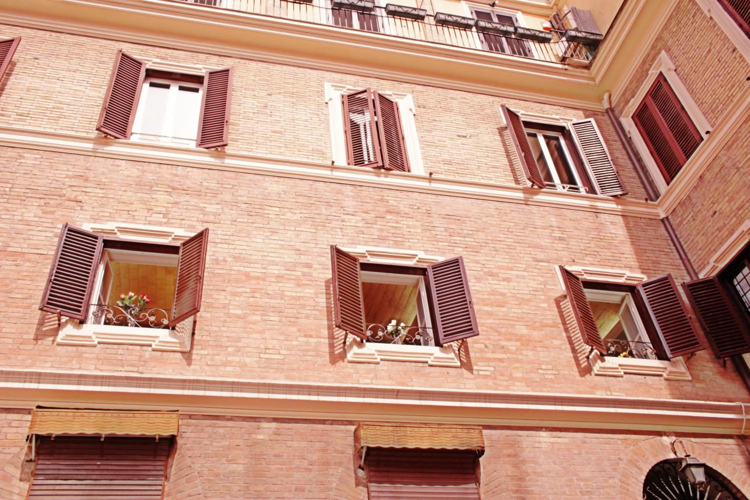 Property building in Domus Real Cardello