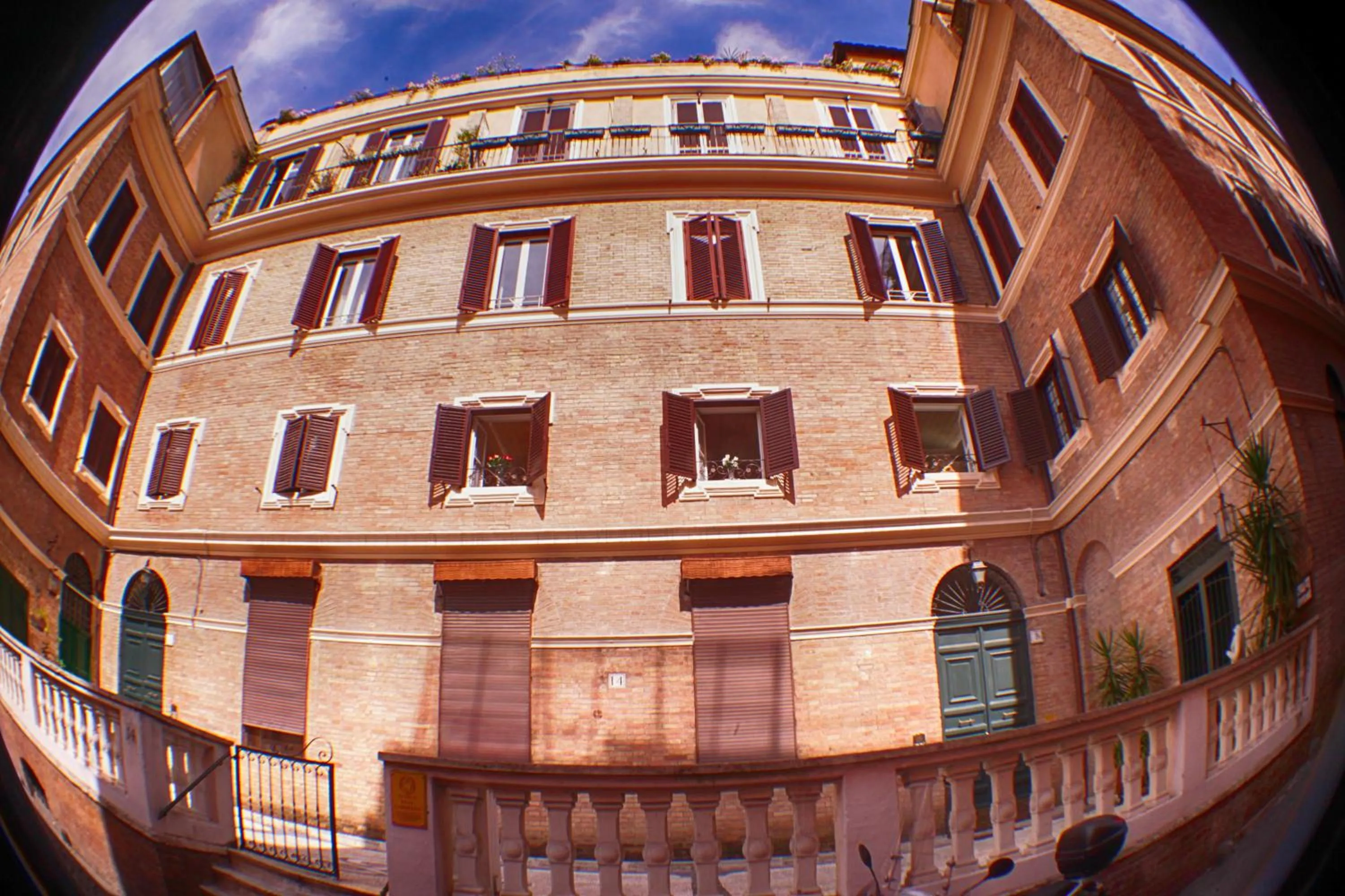 Facade/entrance in Domus Real Cardello