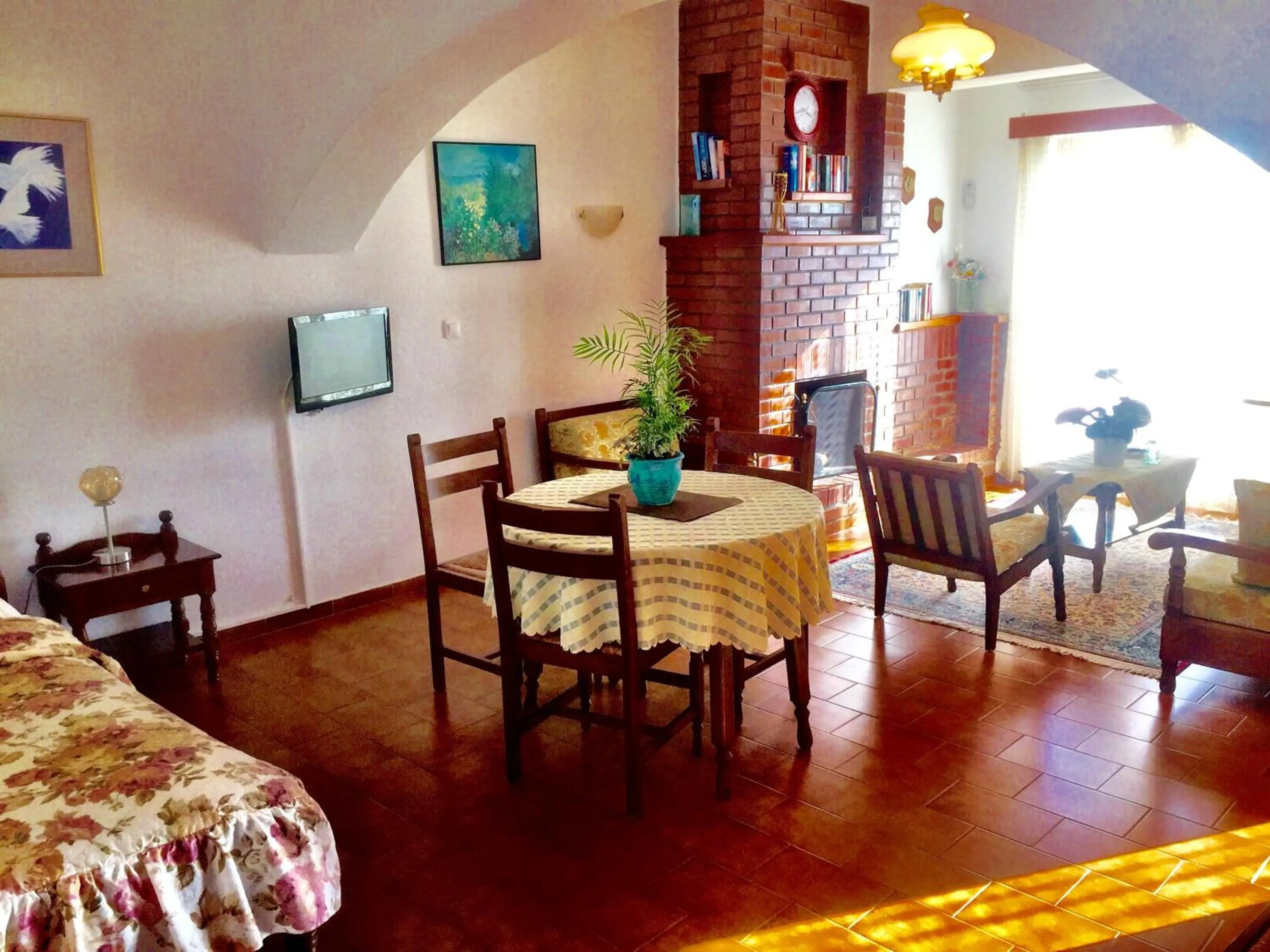 Dining area, Bed in Irene Villa