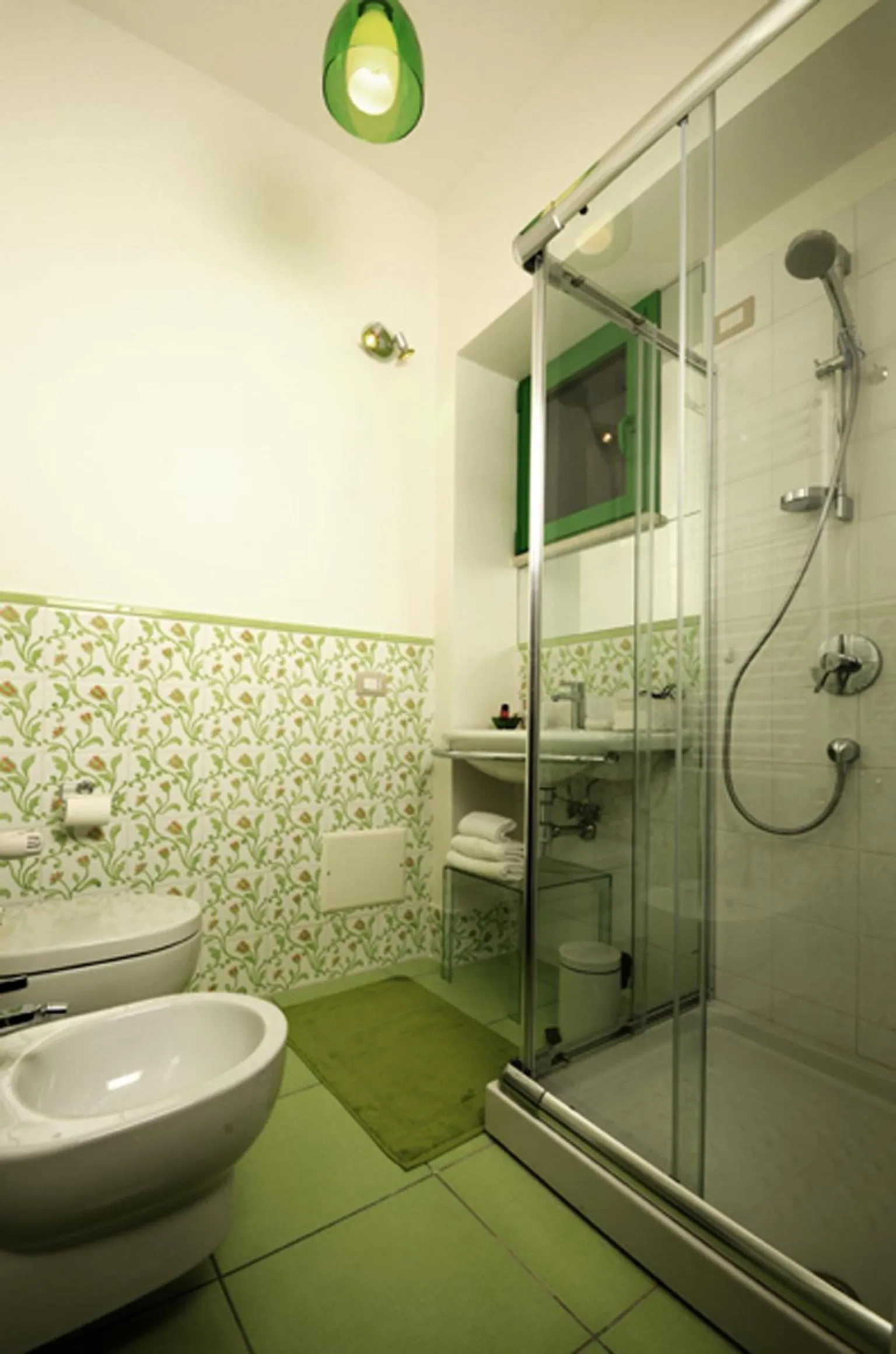 Shower in Bedrooms B&B