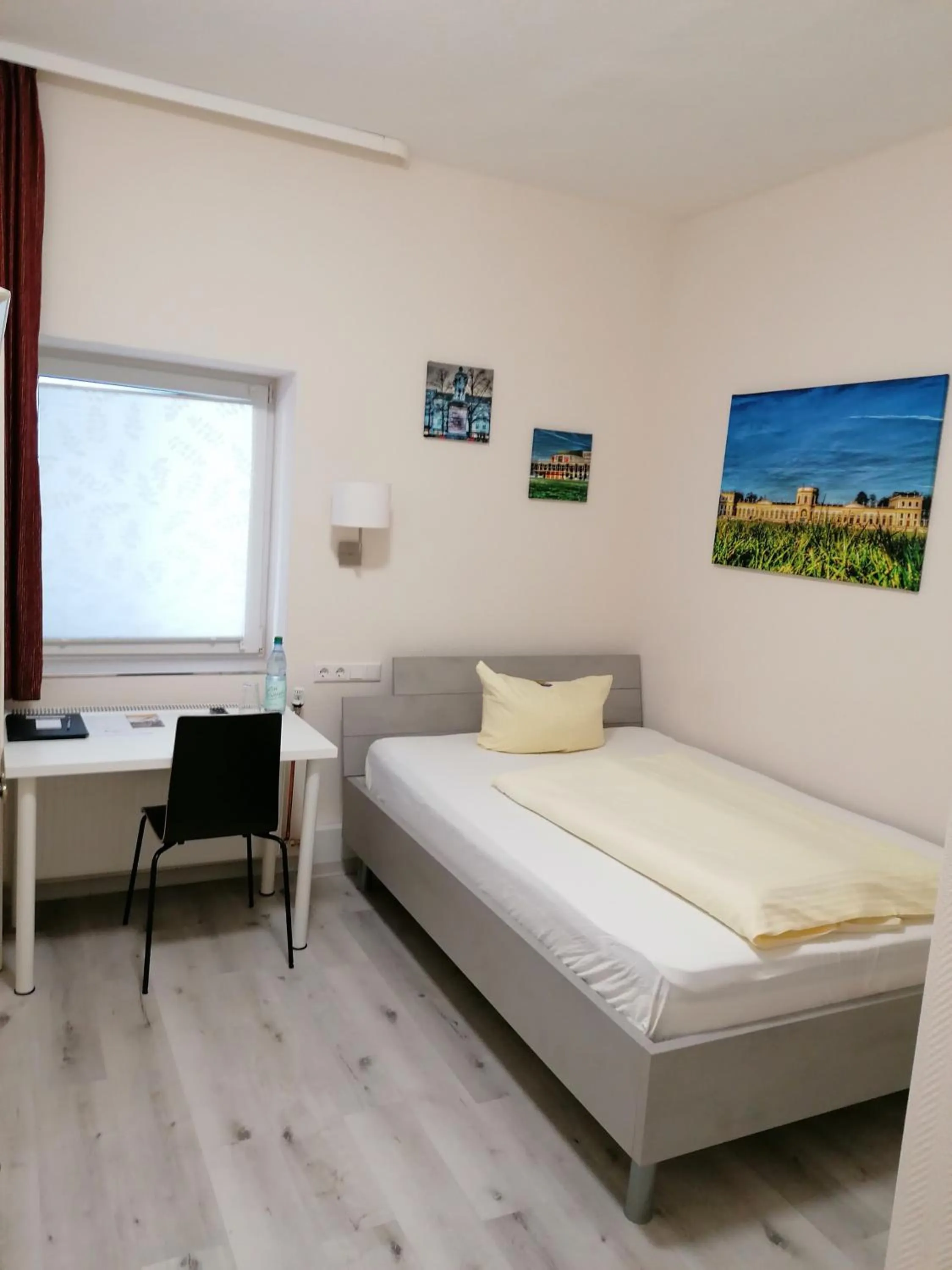 Photo of the whole room, Bed in Hotel Schillerquartier