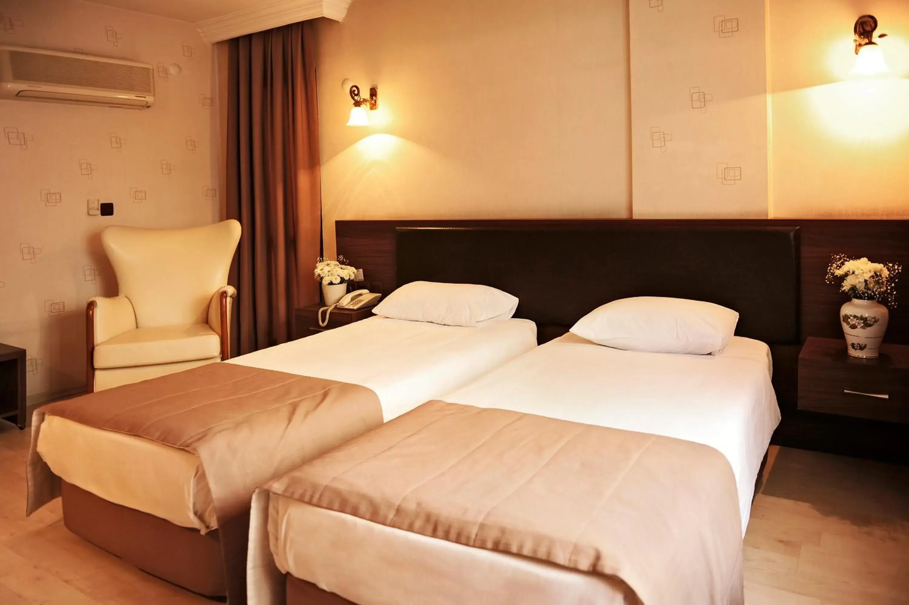 Bed in Üstün Hotel Alsancak Bed in Üstün Hotel Alsancak