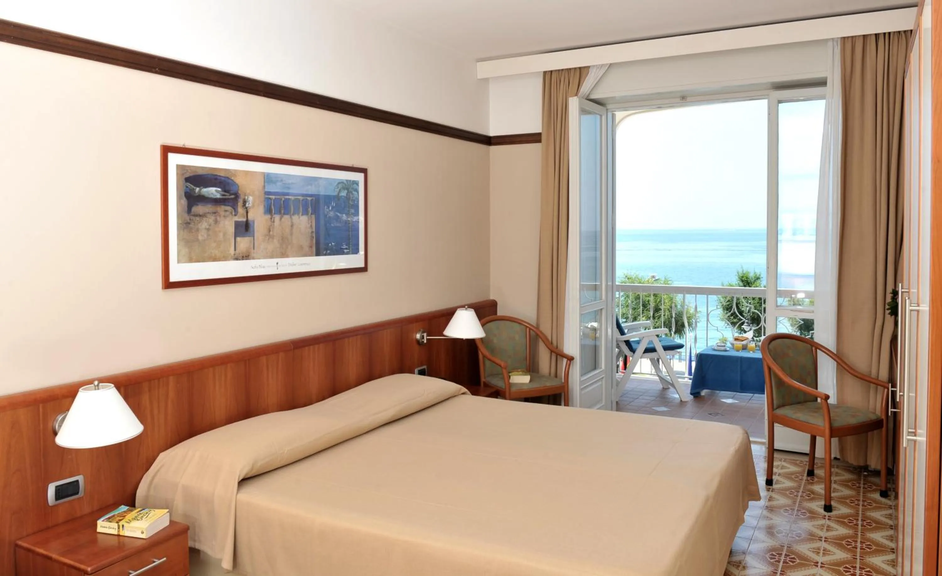 Photo of the whole room in Hotel Pietra di Luna