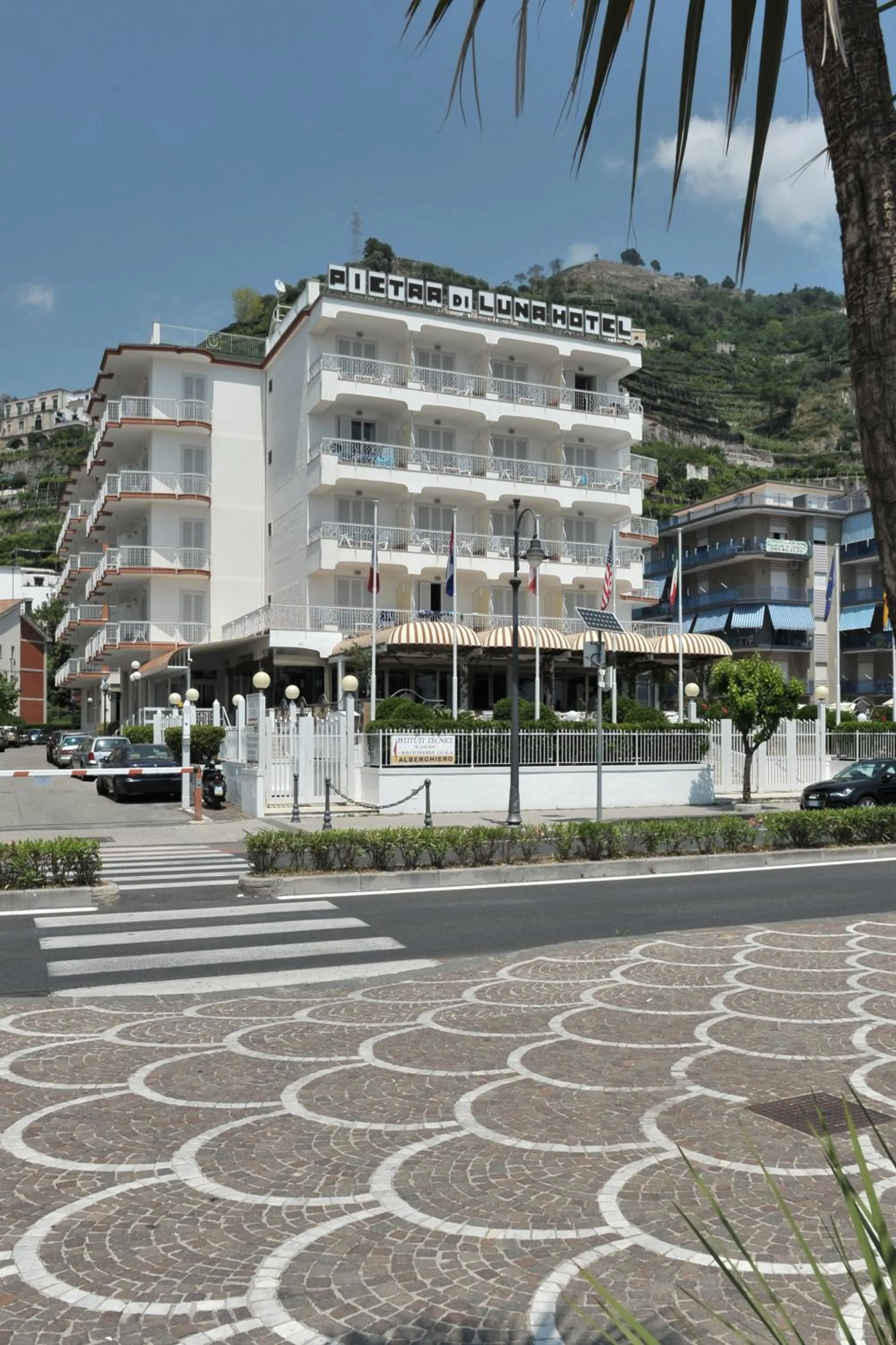 Facade/entrance in Hotel Pietra di Luna