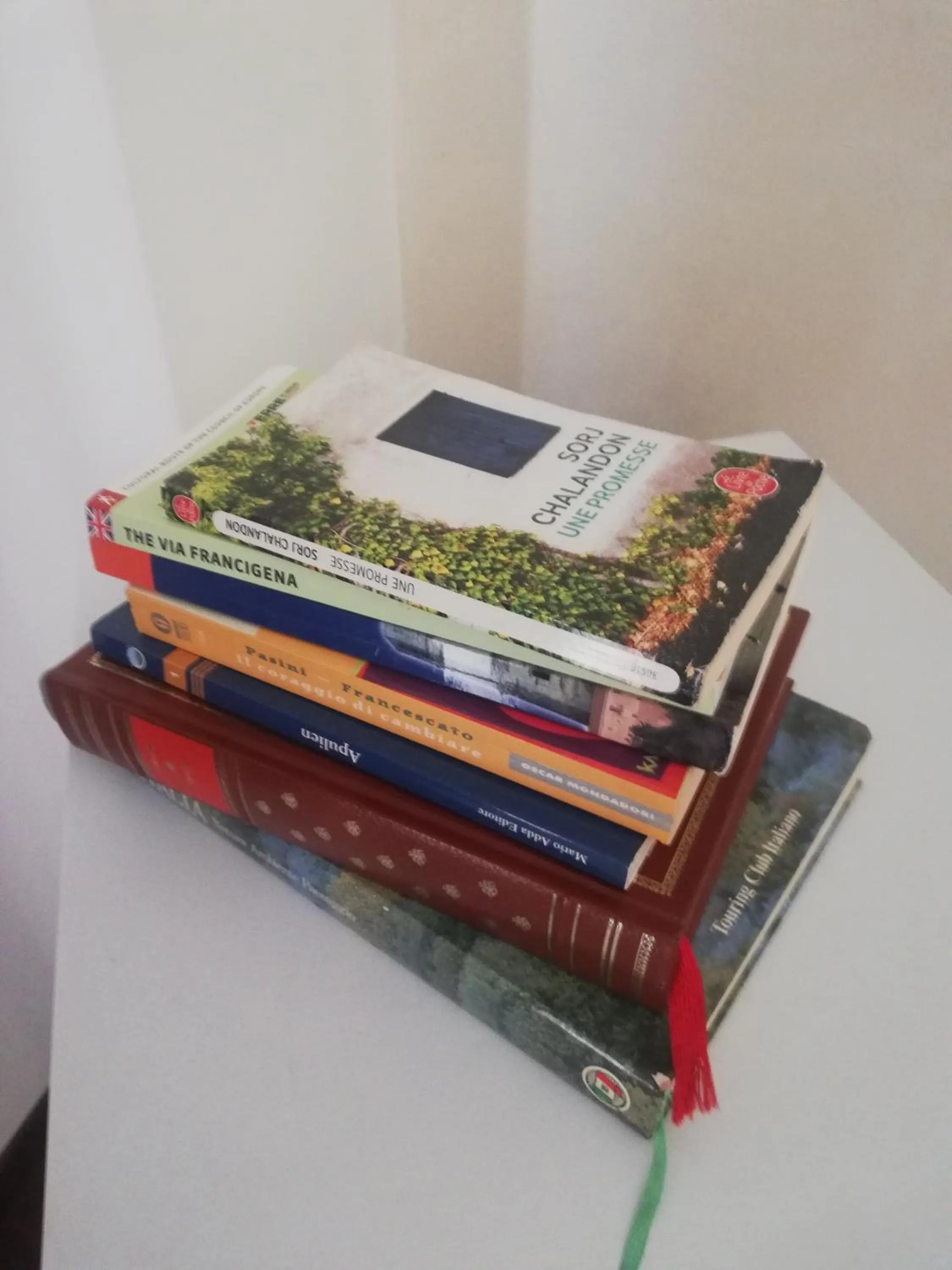 Library in De Rossi Holiday