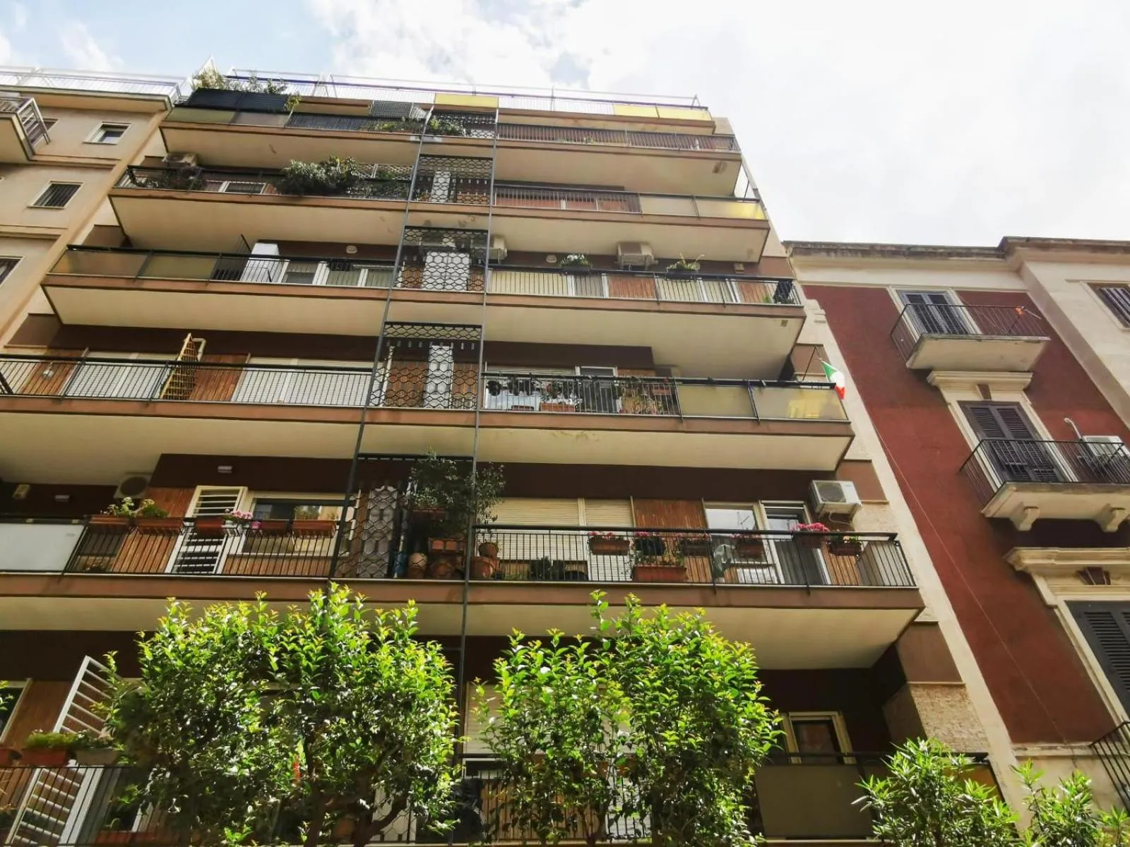 Property building in De Rossi Holiday