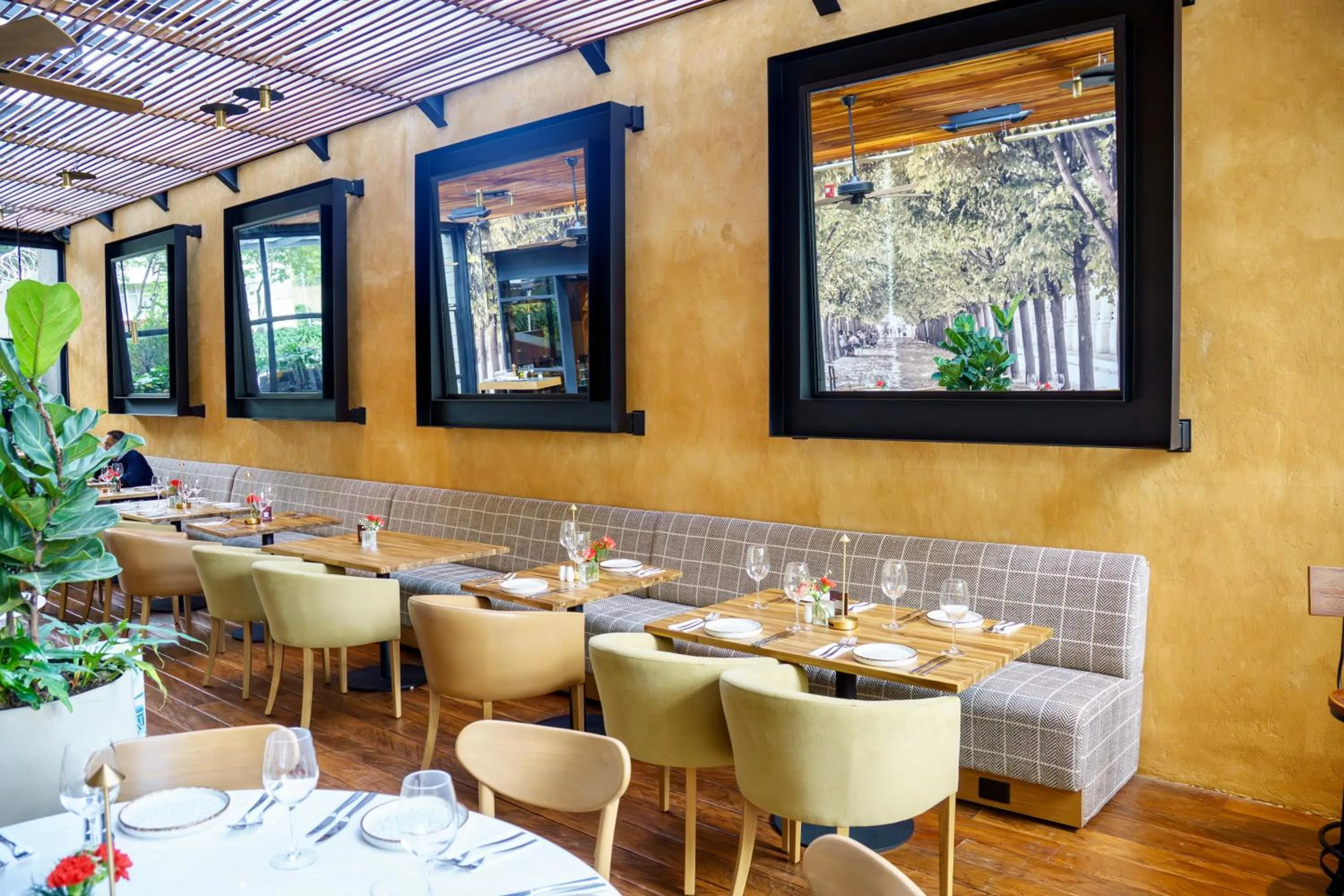 Restaurant/places to eat in Hotel Estelar Parque de la 93