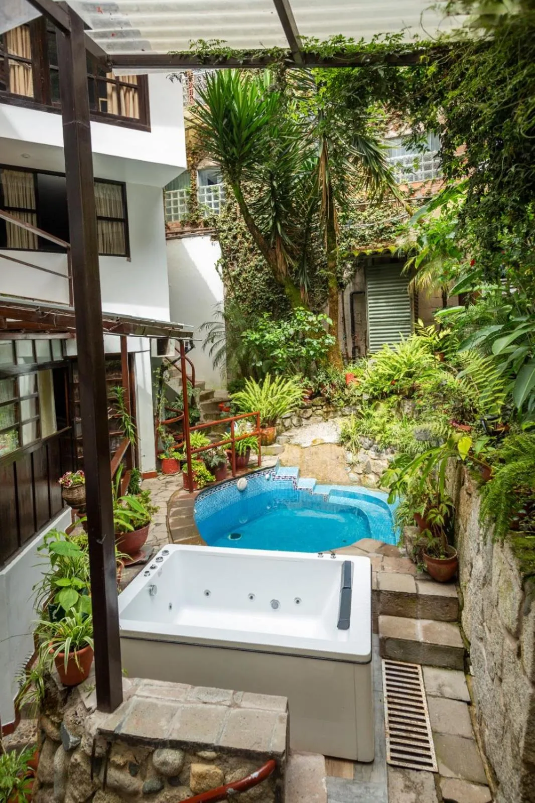 Hot Tub in Gringo Bill's Boutique Hotel