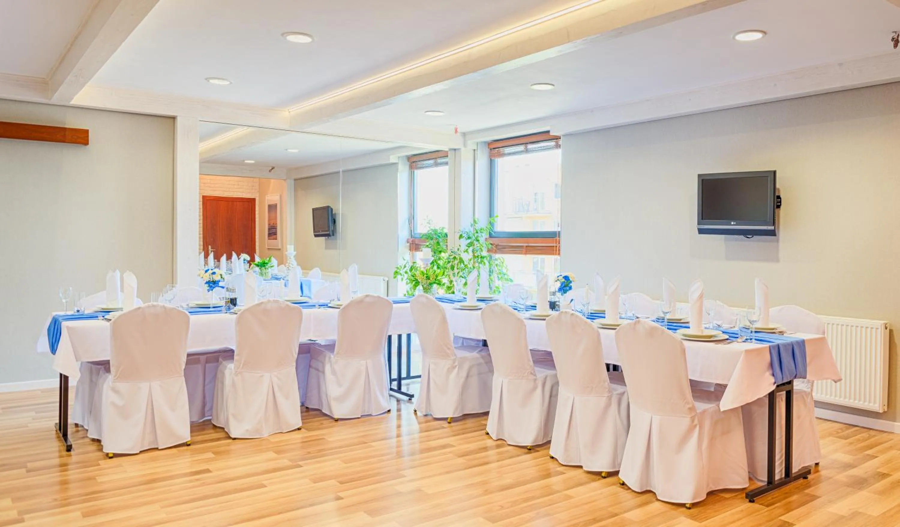 Communal lounge/ TV room in Hotel Messa