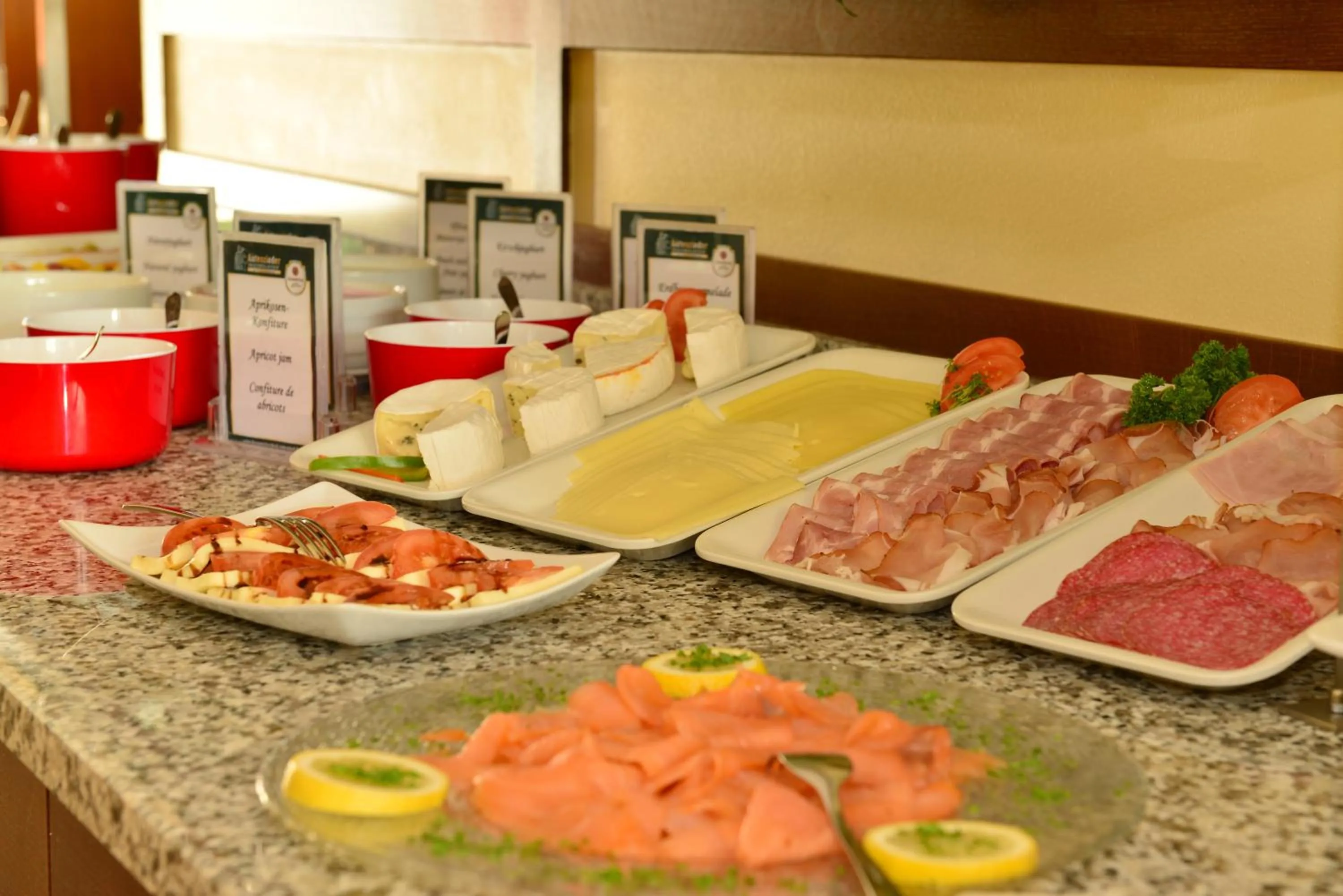 Buffet breakfast in Autenrieder Brauereigasthof