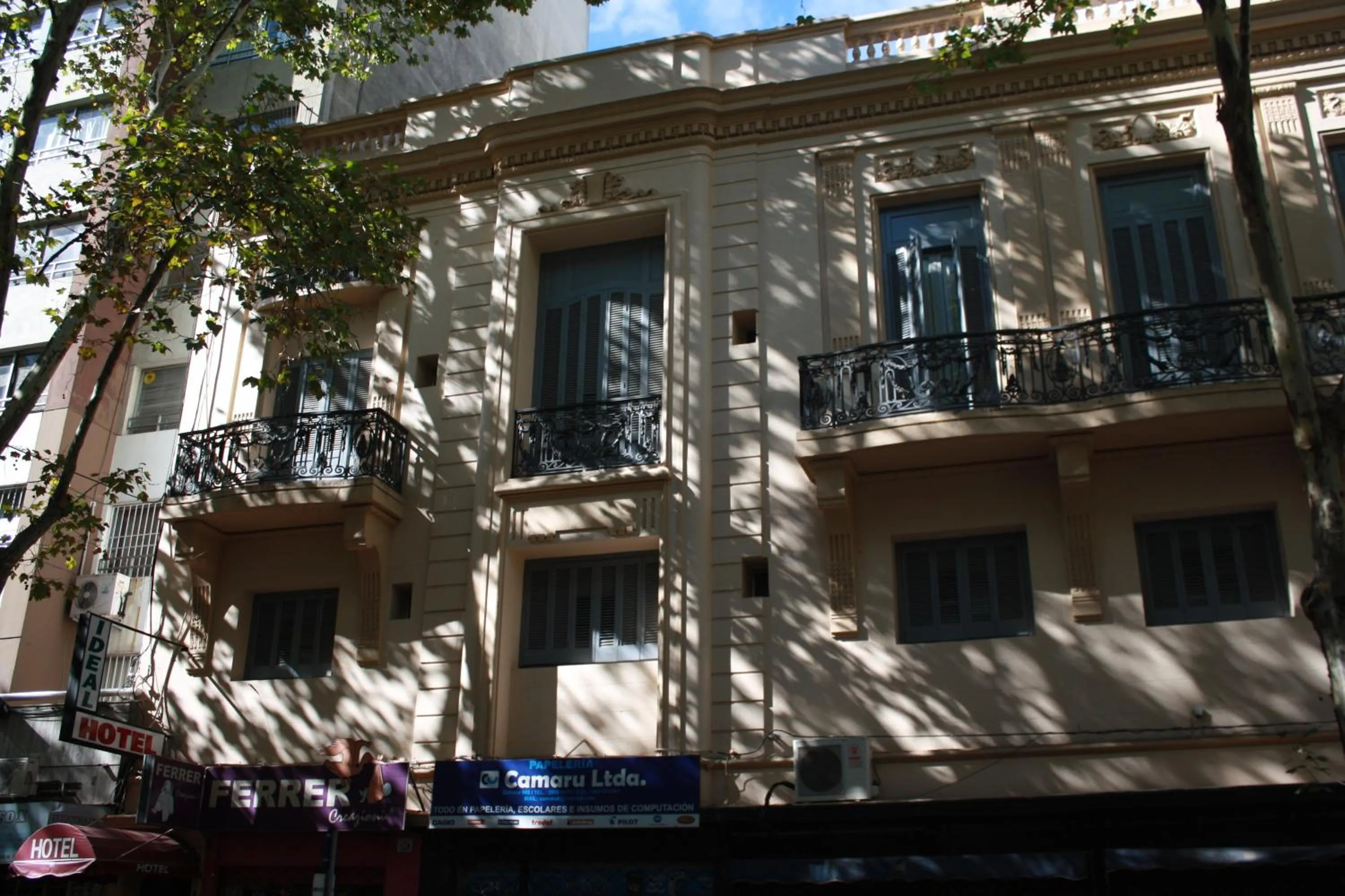 Facade/entrance in Hotel Ideal