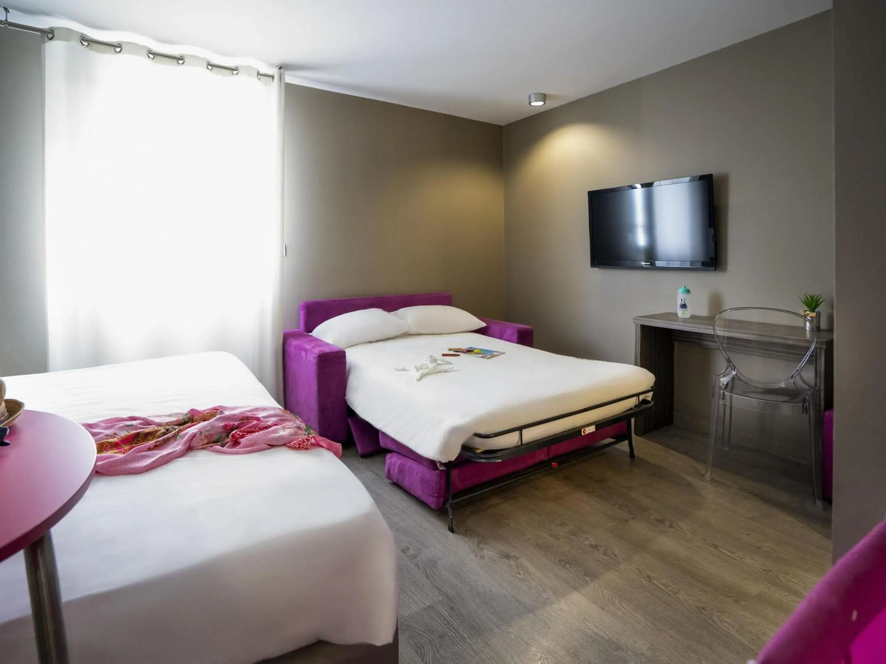 Bedroom, Bed in ibis Styles Rennes St. Gregoire Bedroom, Bed in ibis Styles Rennes St. Gregoire