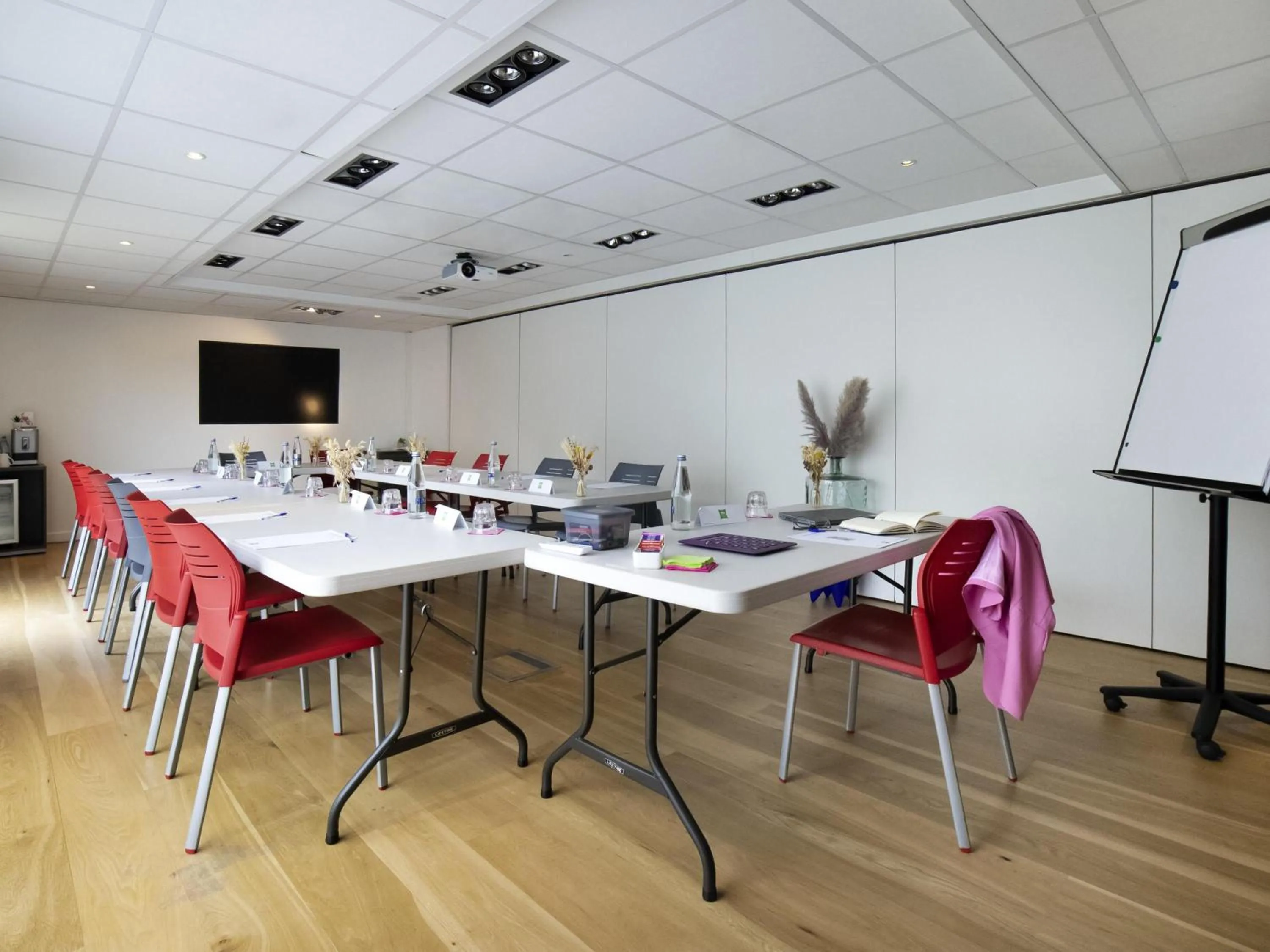 Meeting/conference room in ibis Styles Rennes St. Gregoire