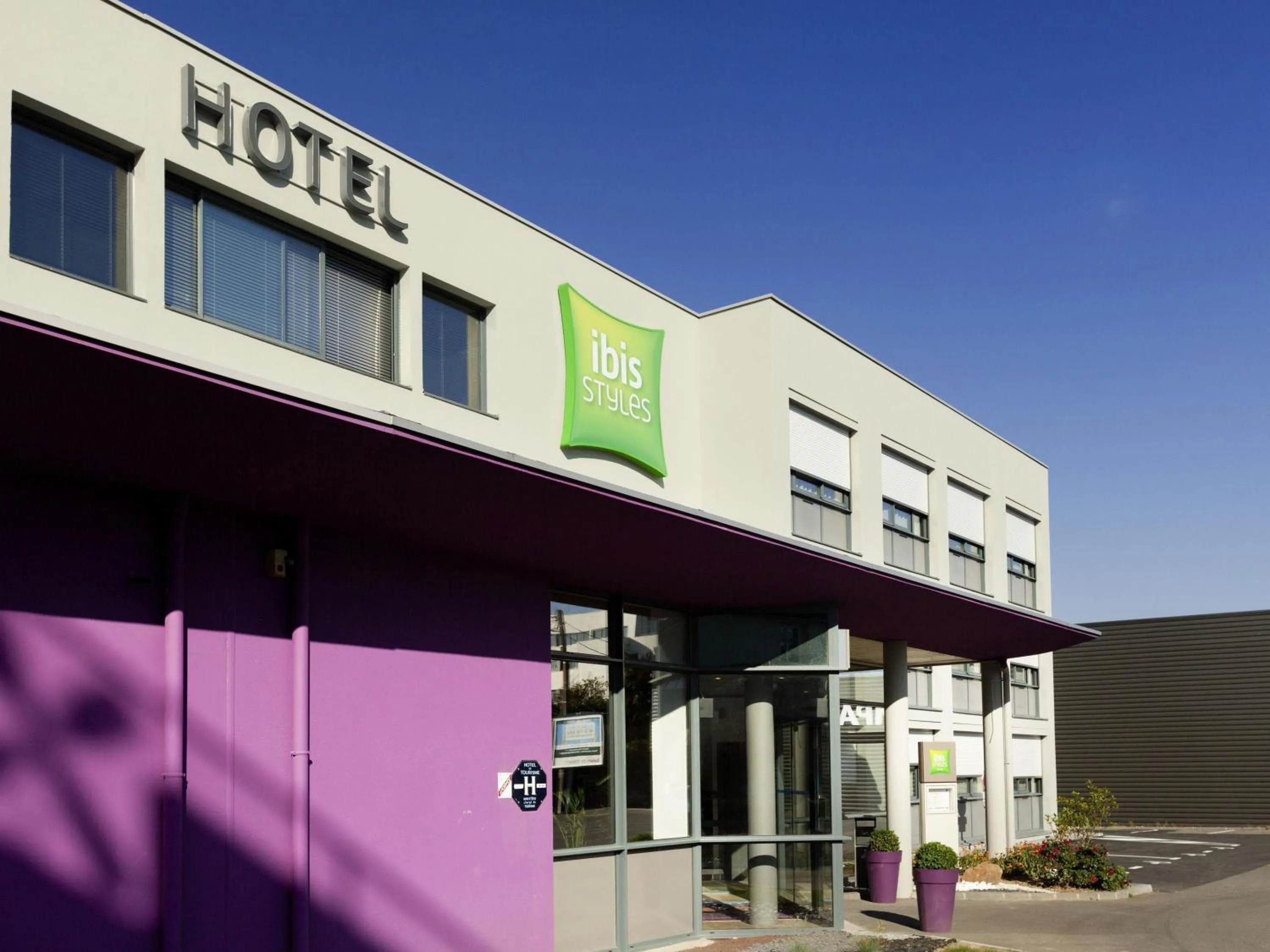 Property building in ibis Styles Rennes St. Gregoire