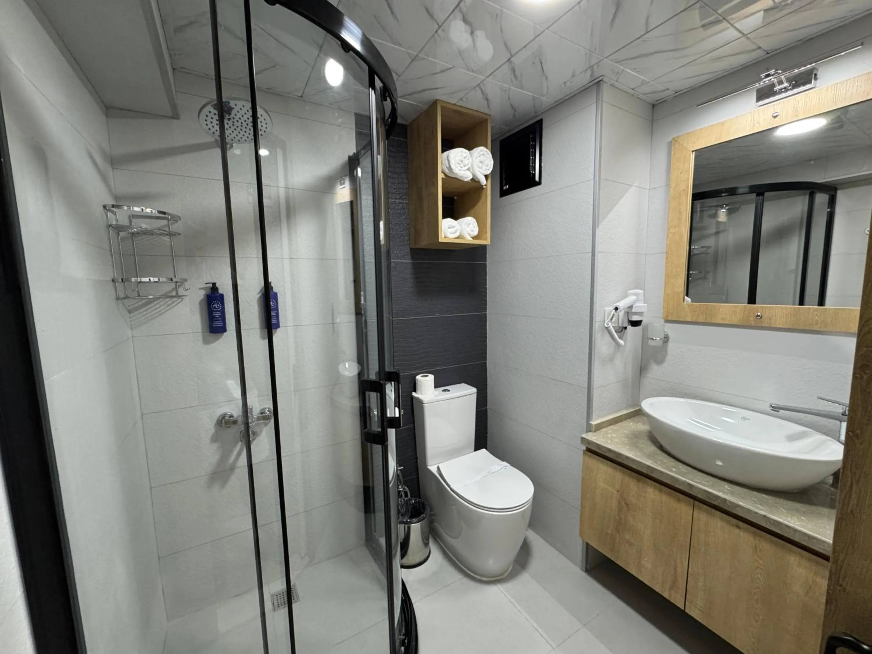 Bath in Alican 1 Hotel