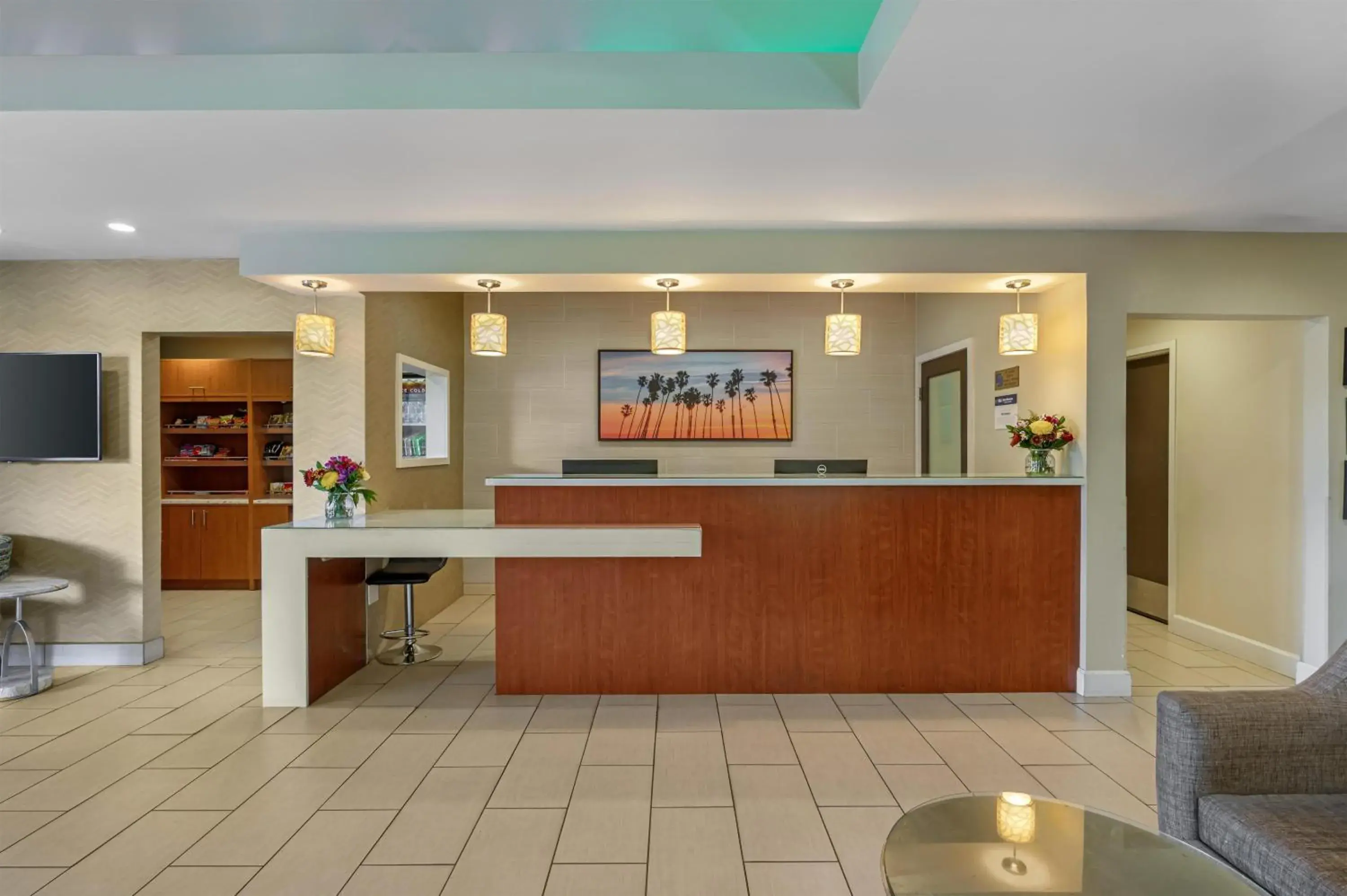 Lobby or reception in Best Western Plus South Coast Inn Lobby or reception in Best Western Plus South Coast Inn