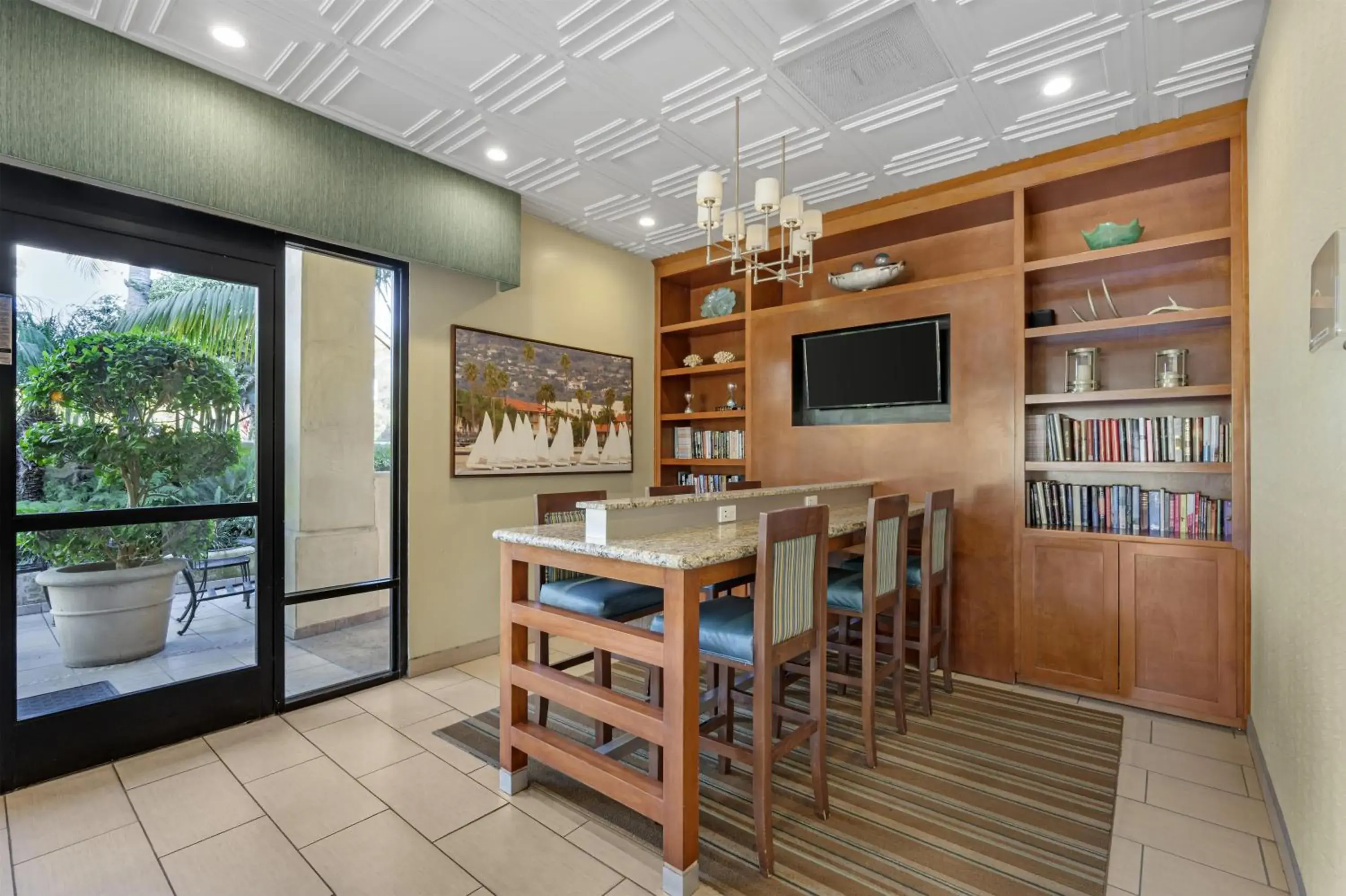 Property building in Best Western Plus South Coast Inn Property building in Best Western Plus South Coast Inn