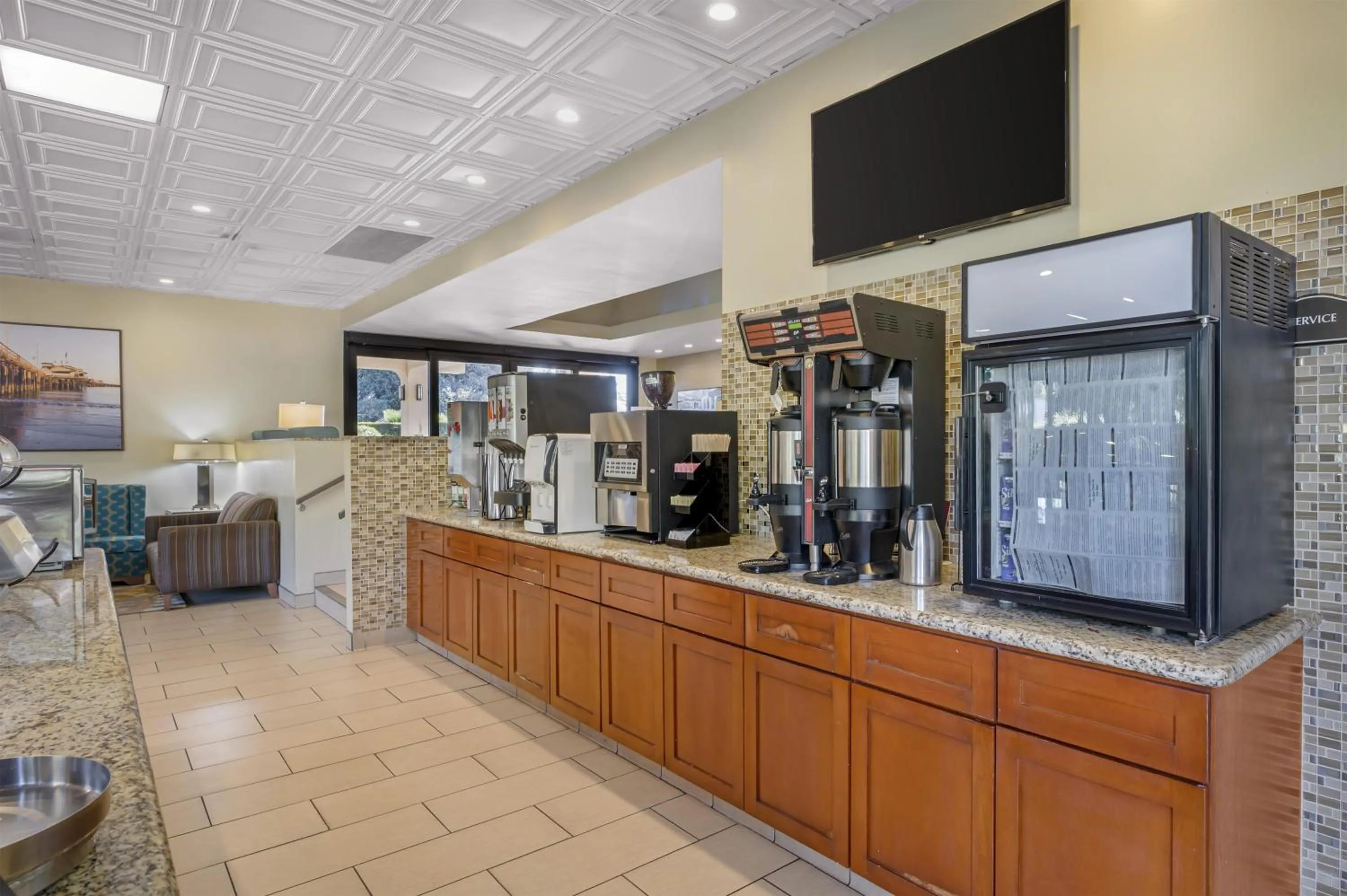 Breakfast in Best Western Plus South Coast Inn