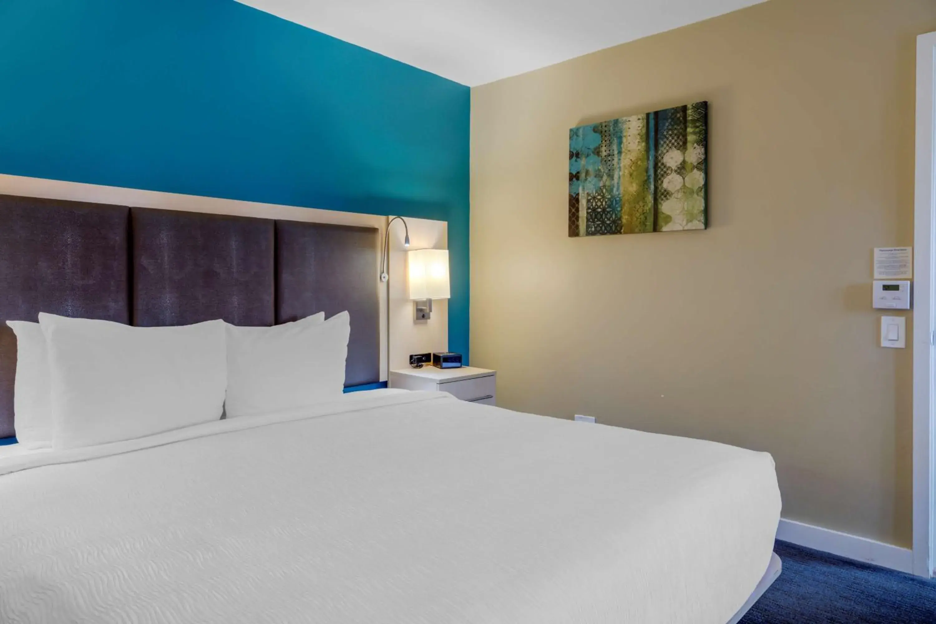 King Suite with Walk-In Shower and Sofa Bed - Disability Access/Non-Smoking in Best Western Plus South Coast Inn King Suite with Walk-In Shower and Sofa Bed - Disability Access/Non-Smoking in Best Western Plus South Coast Inn