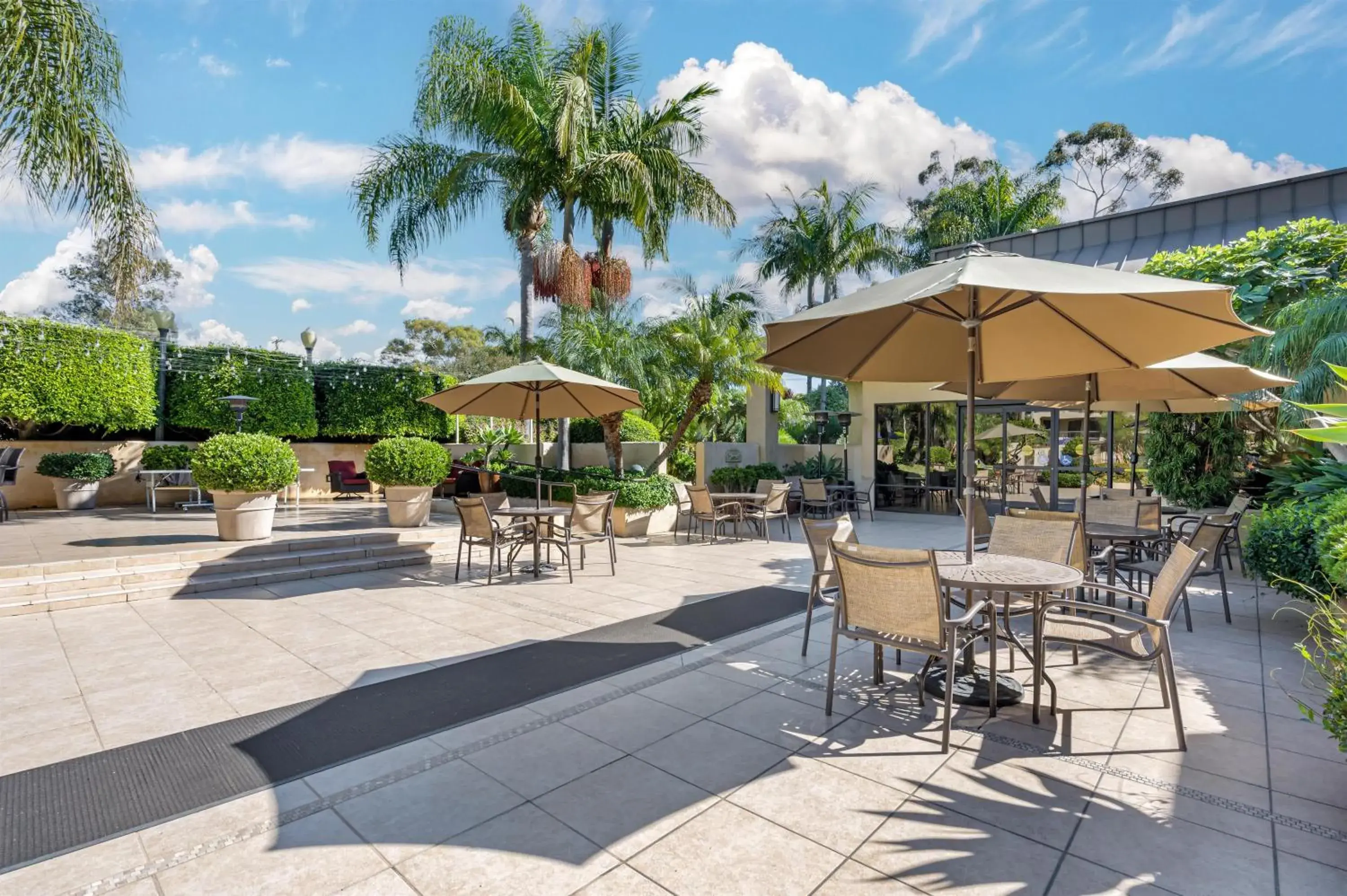 Property building in Best Western Plus South Coast Inn Property building in Best Western Plus South Coast Inn