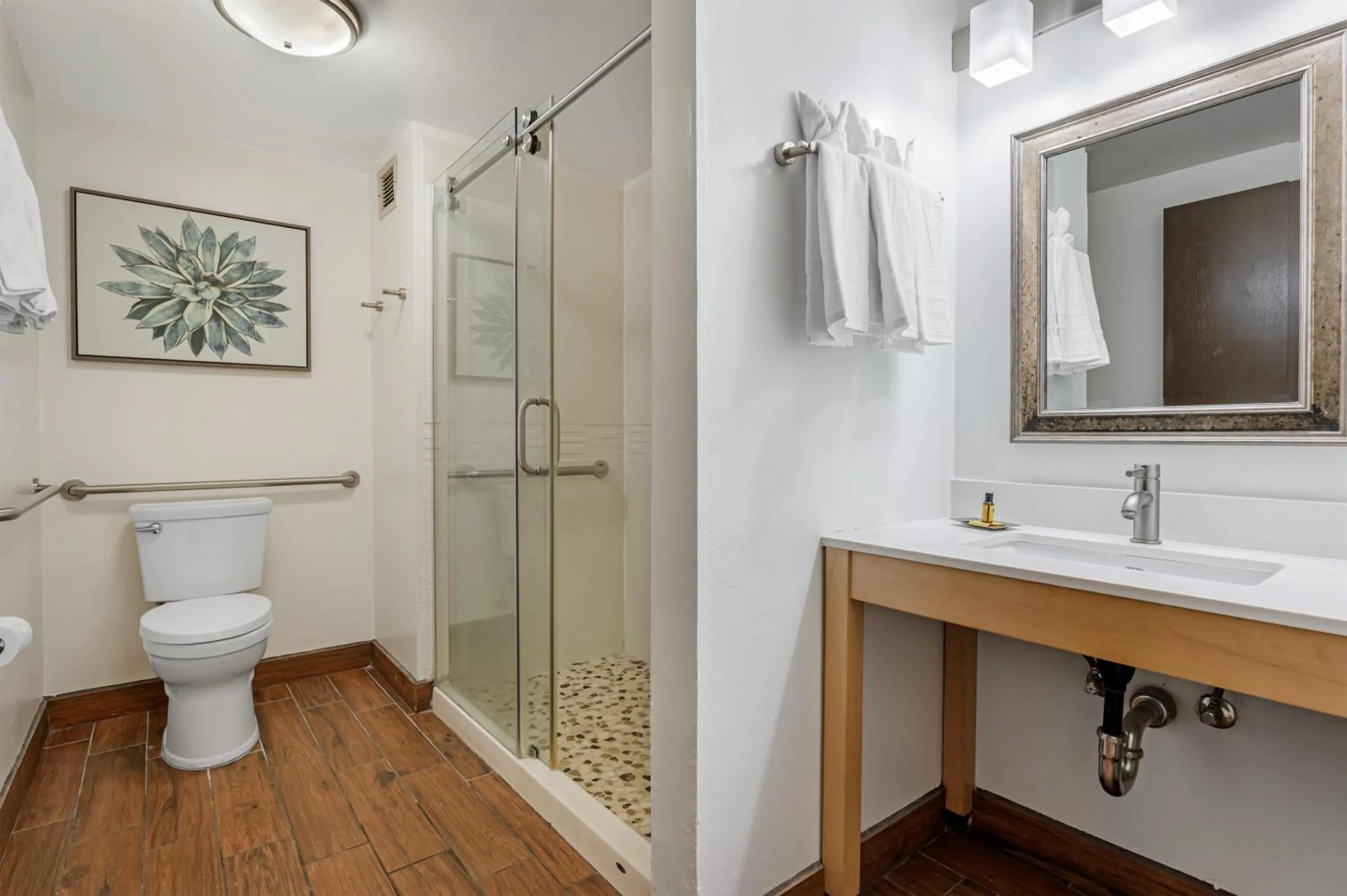 Bathroom in Best Western Plus South Coast Inn