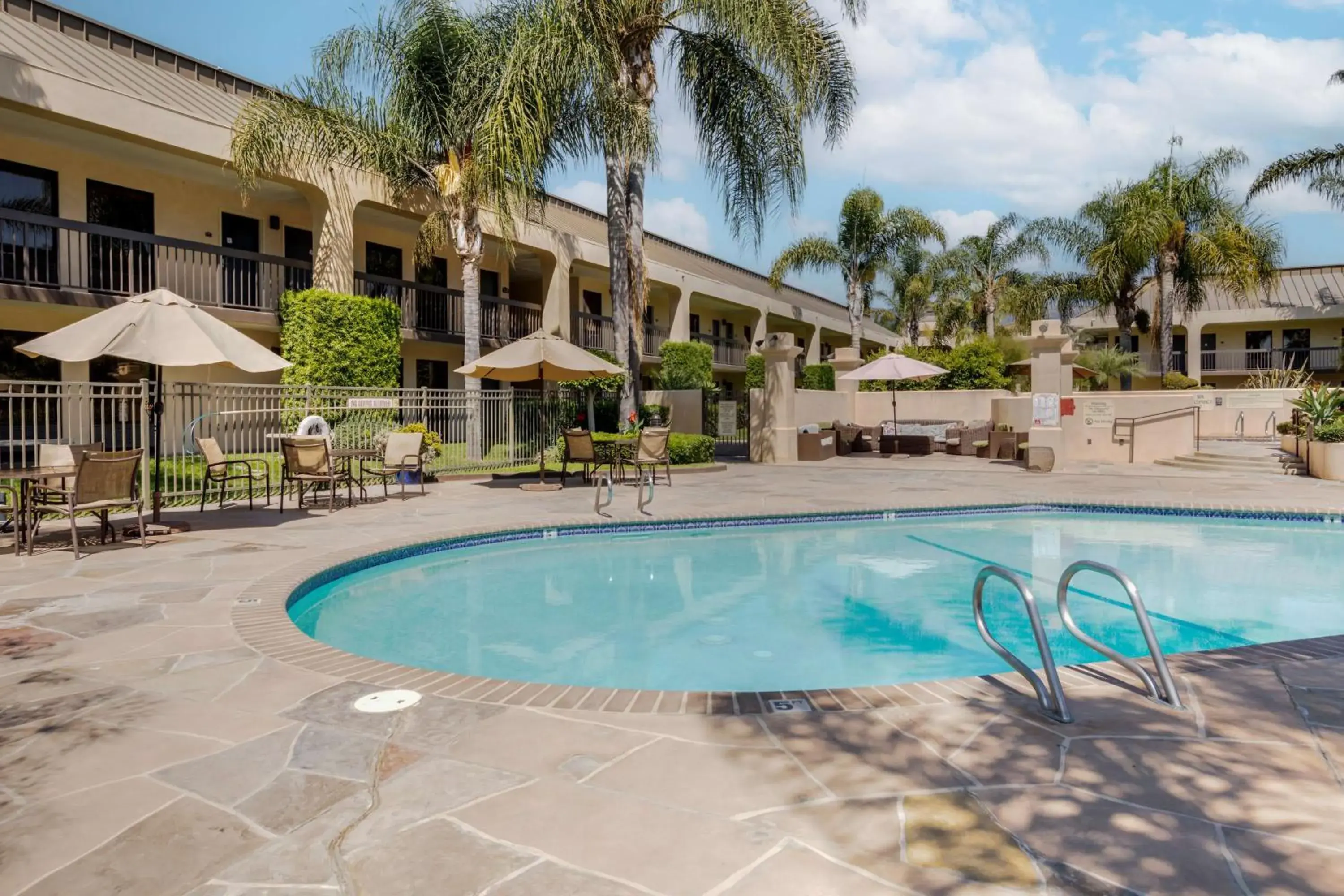 Pool view in Best Western Plus South Coast Inn Pool view in Best Western Plus South Coast Inn