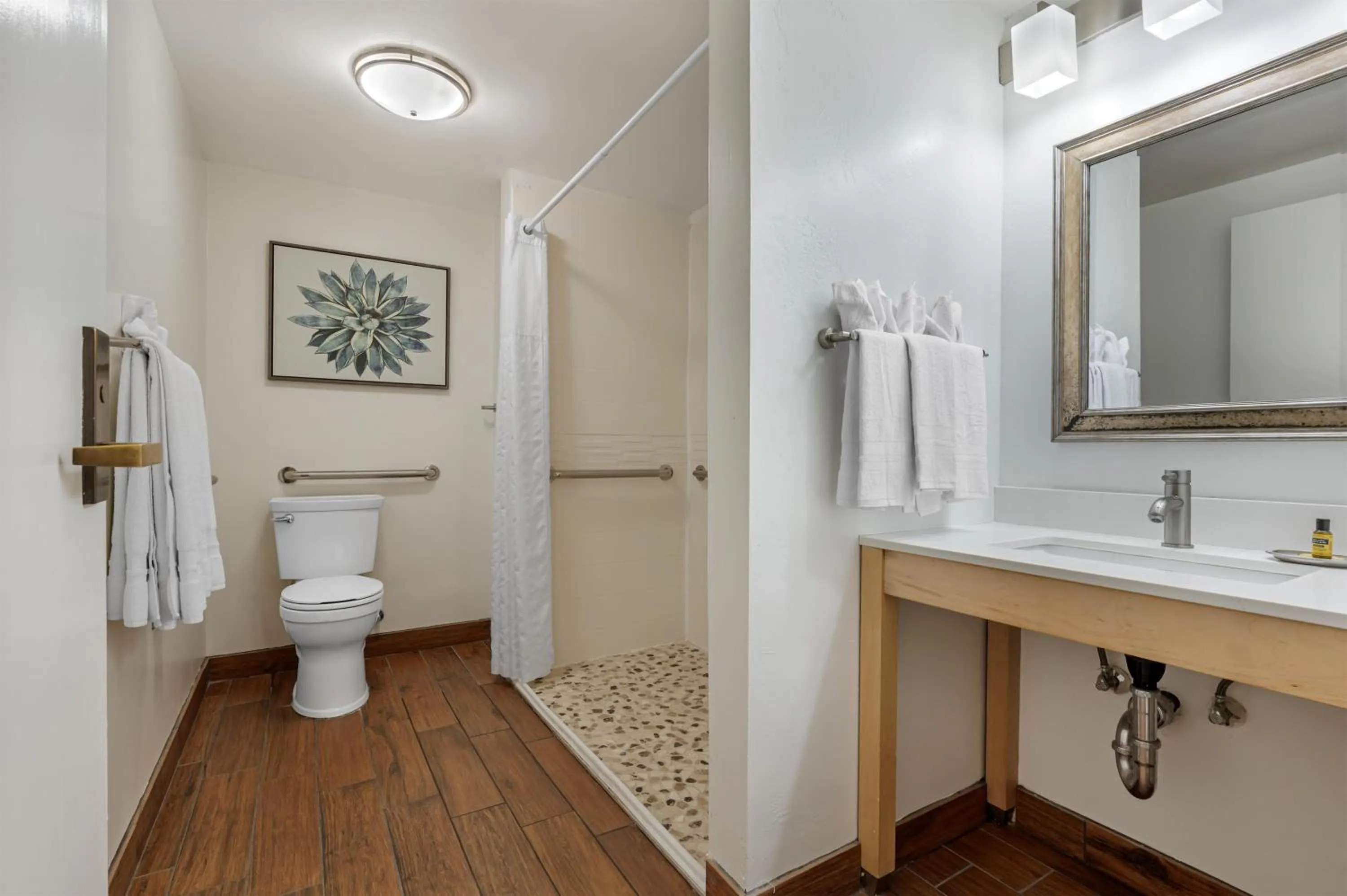 Bathroom in Best Western Plus South Coast Inn