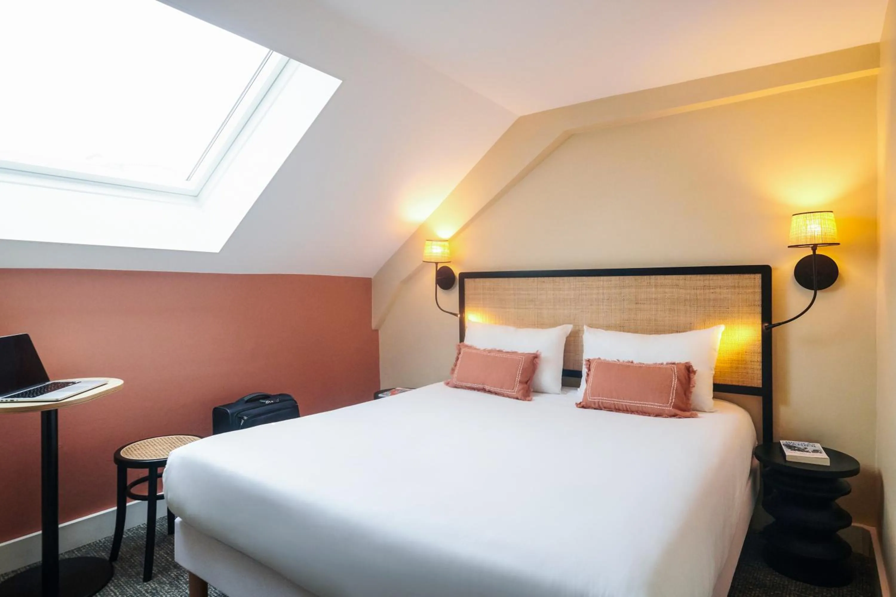 Photo of the whole room, Bed in Ibis Styles Nantes Centre Place Graslin