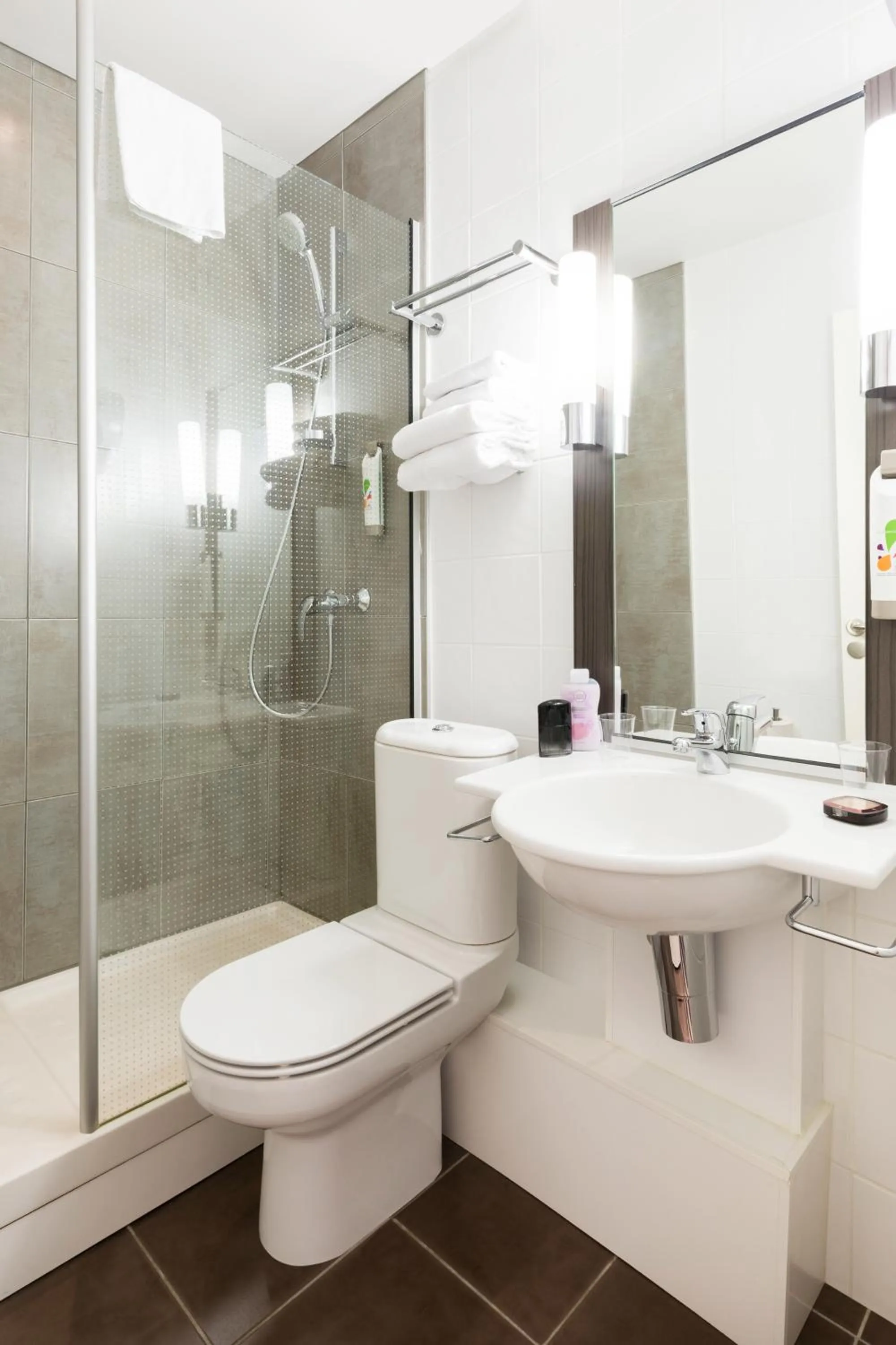 Bathroom in Ibis Styles Nantes Centre Place Graslin